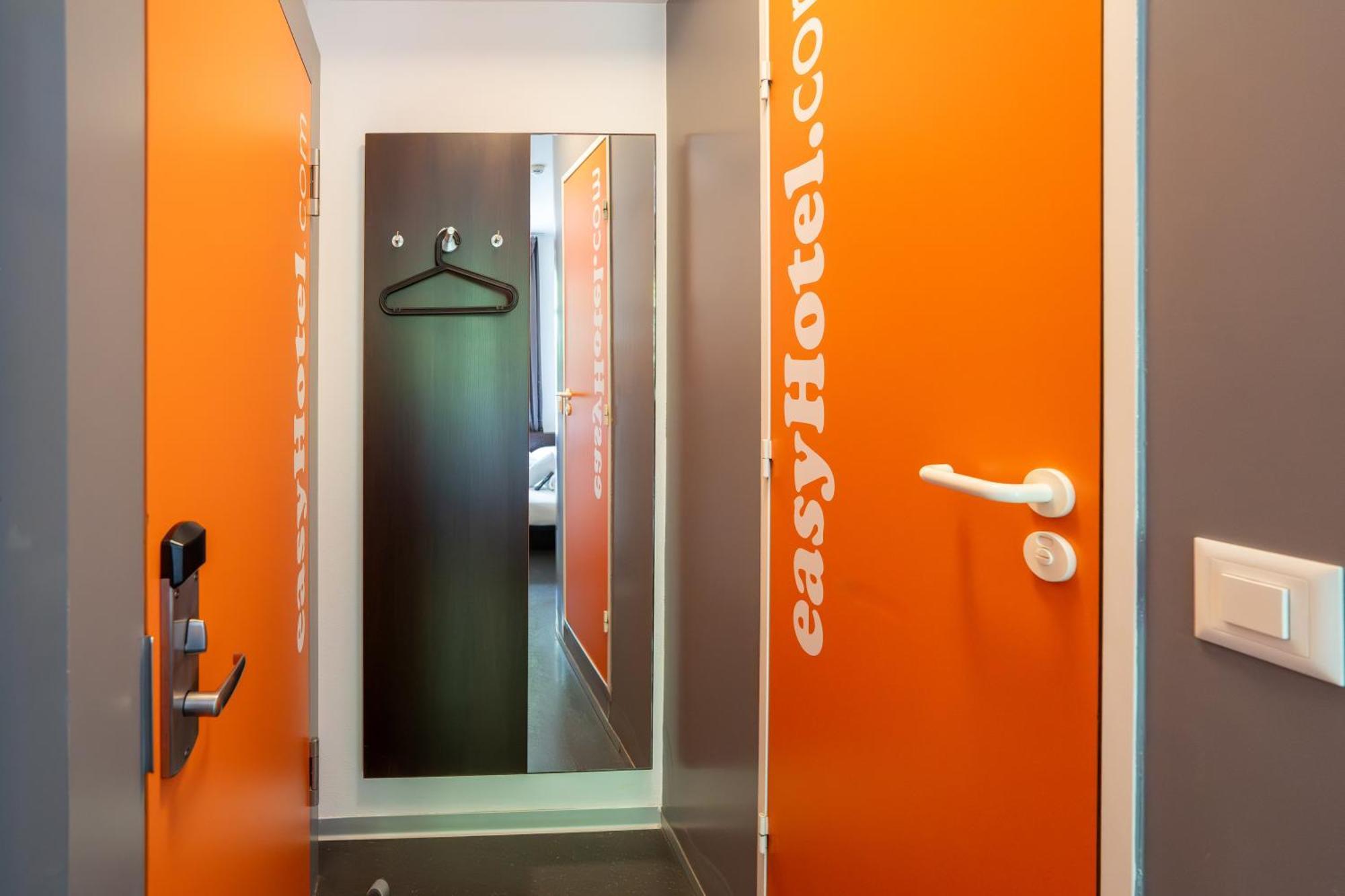 Easyhotel Centre