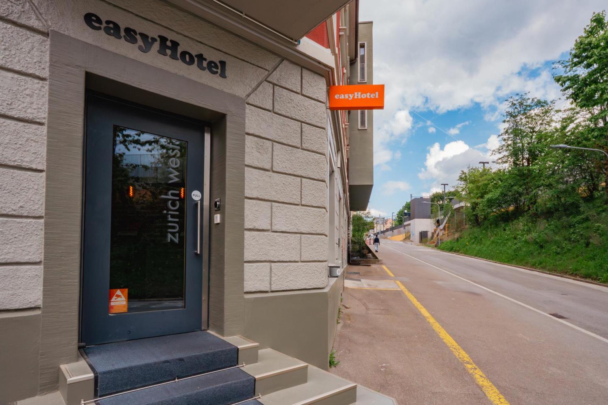 Hotel Easyhotel West