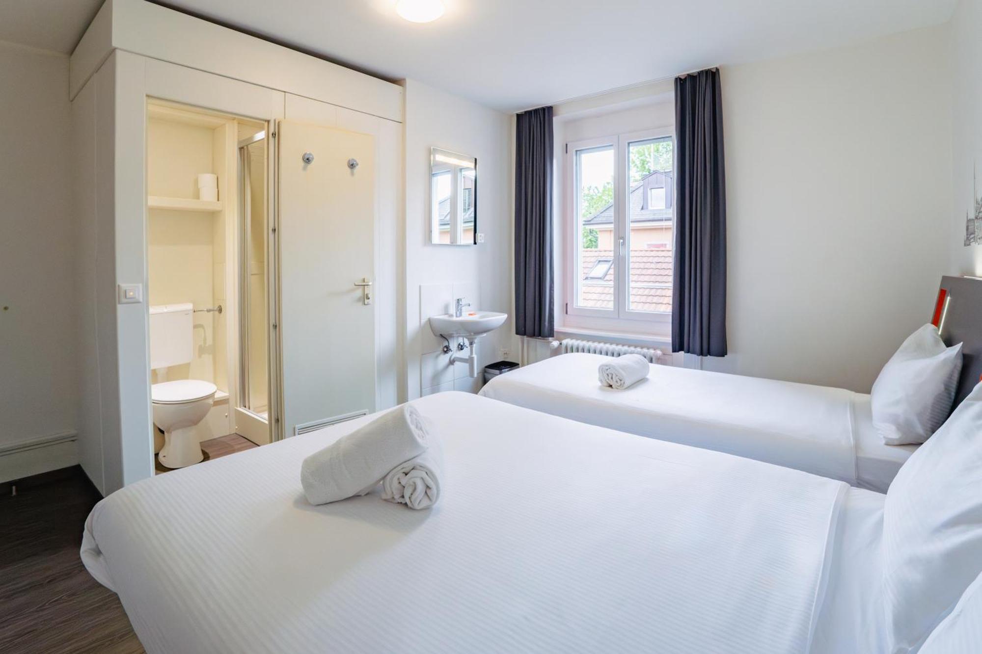 Easyhotel West 2* Zurique