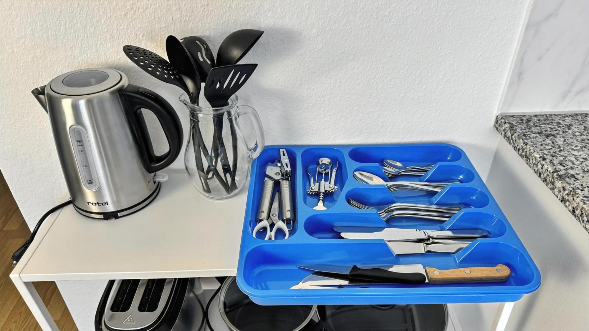 Cute In The Center - Crown 42 Zurich