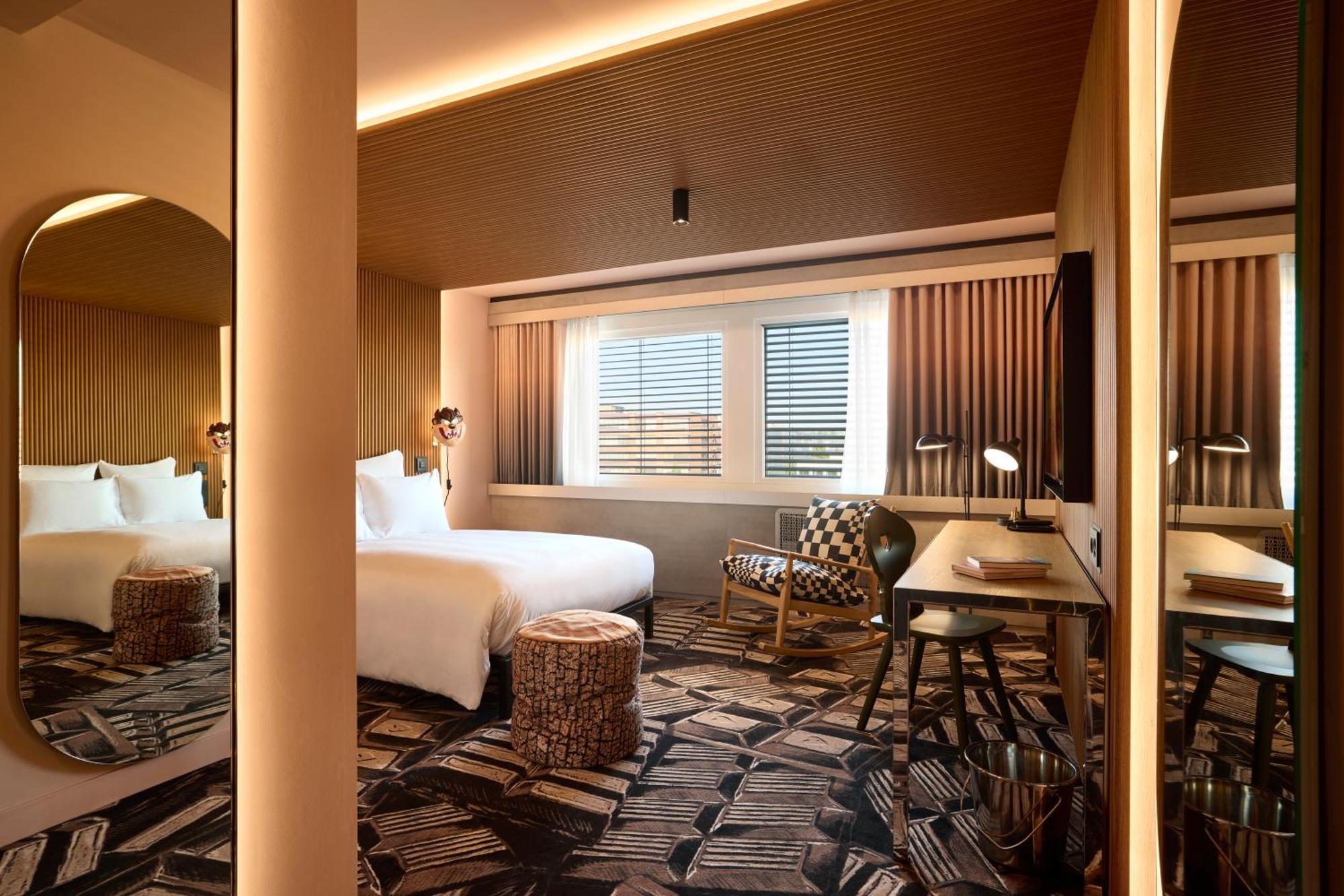 Hotel Mama Shelter 4*