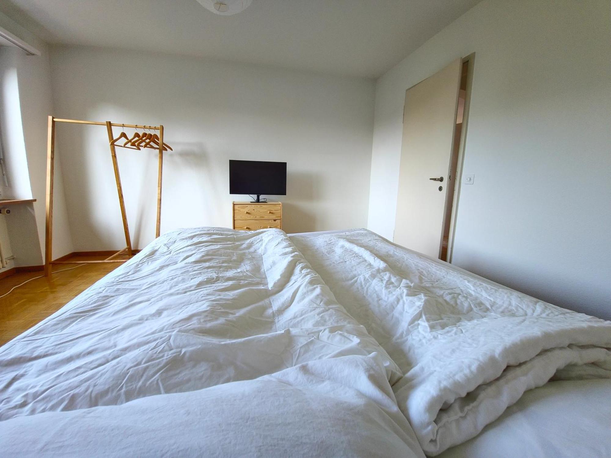 Apartment Designer Apt, 2 Balconies, 10min To Main Station