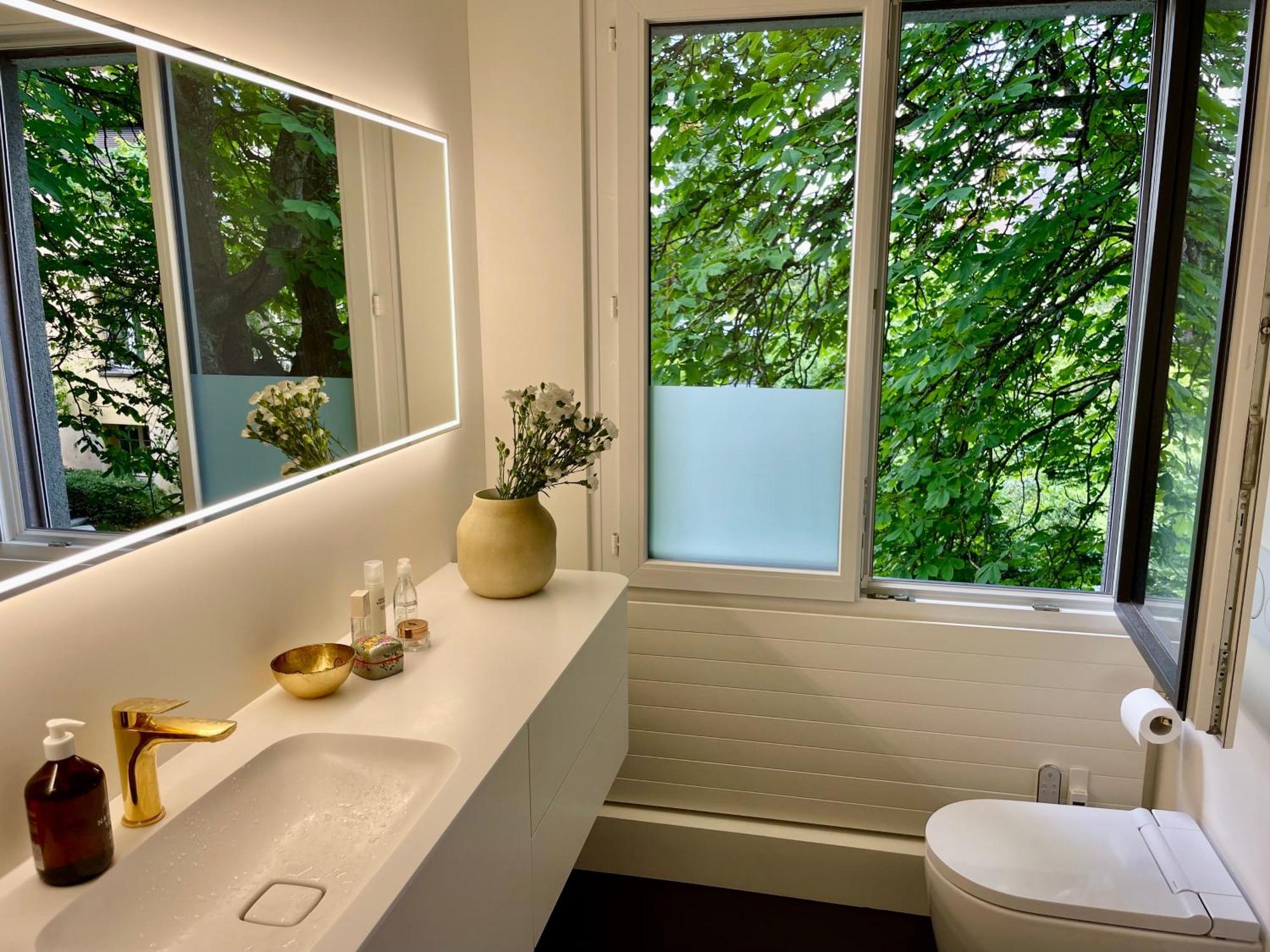 Luxury, Quiet Flat Overlooking * Zurich