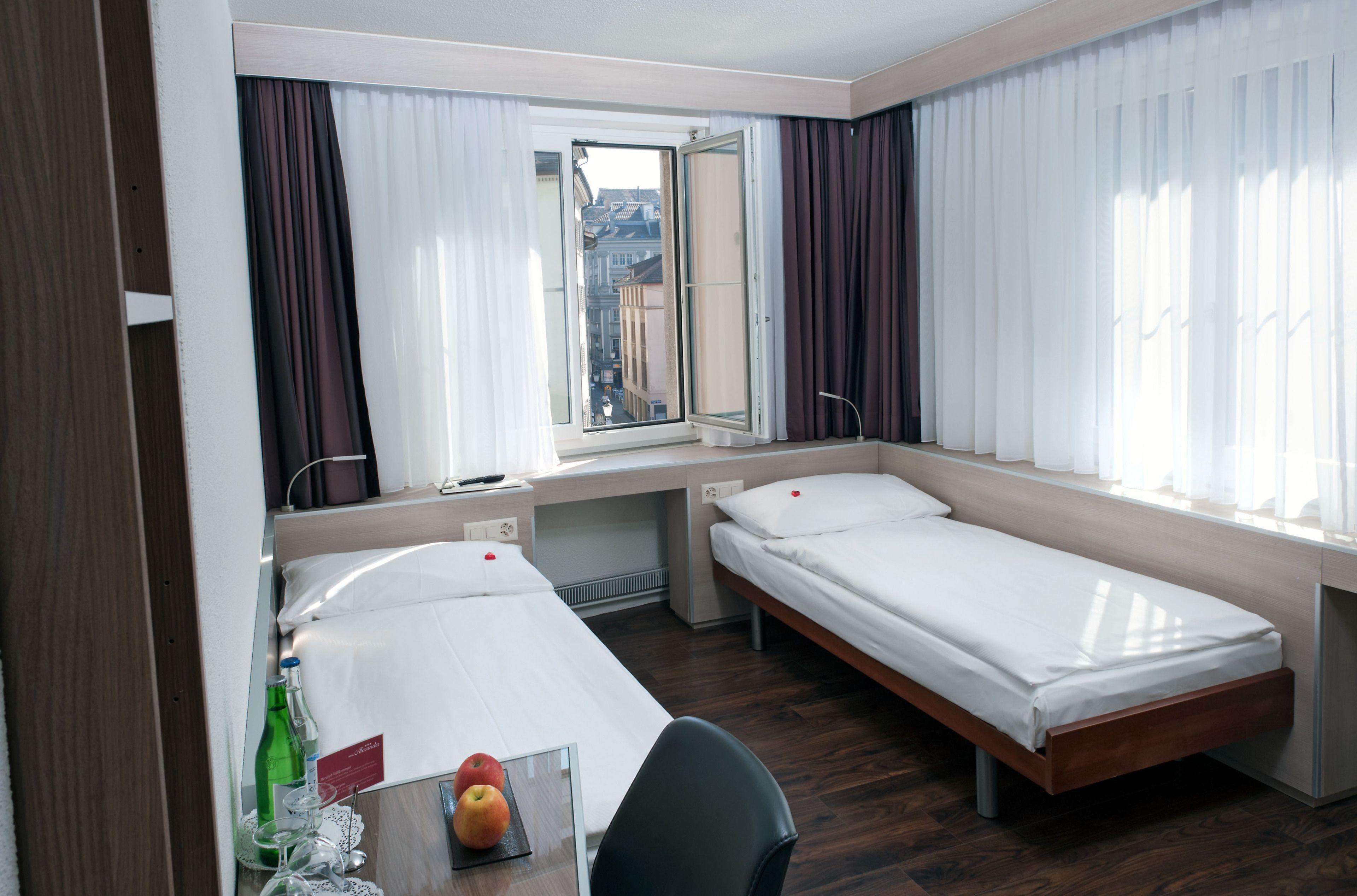 Hotel Alexander Old Town 3*