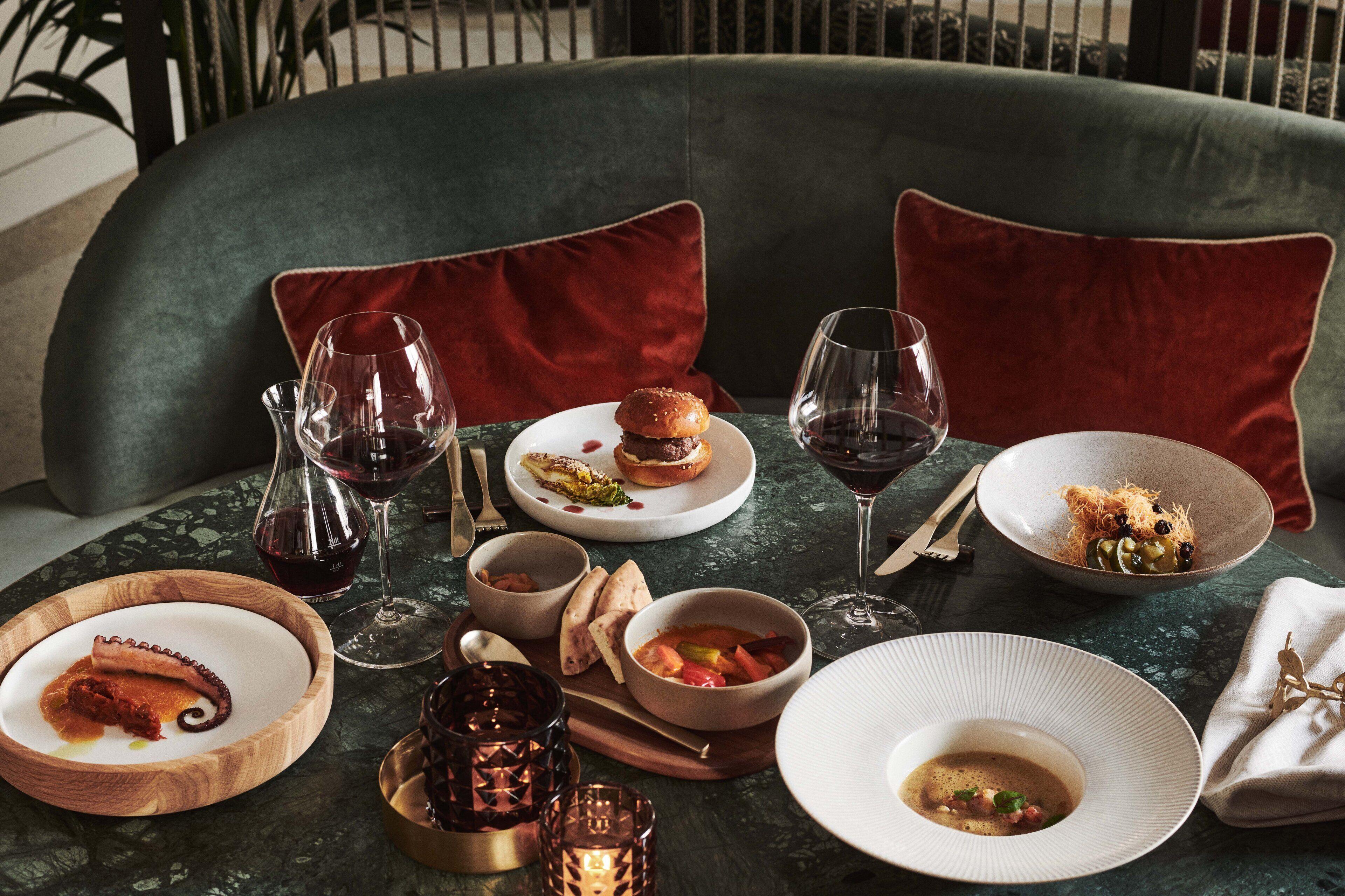 Hotel Small Luxury Ambassador 4*