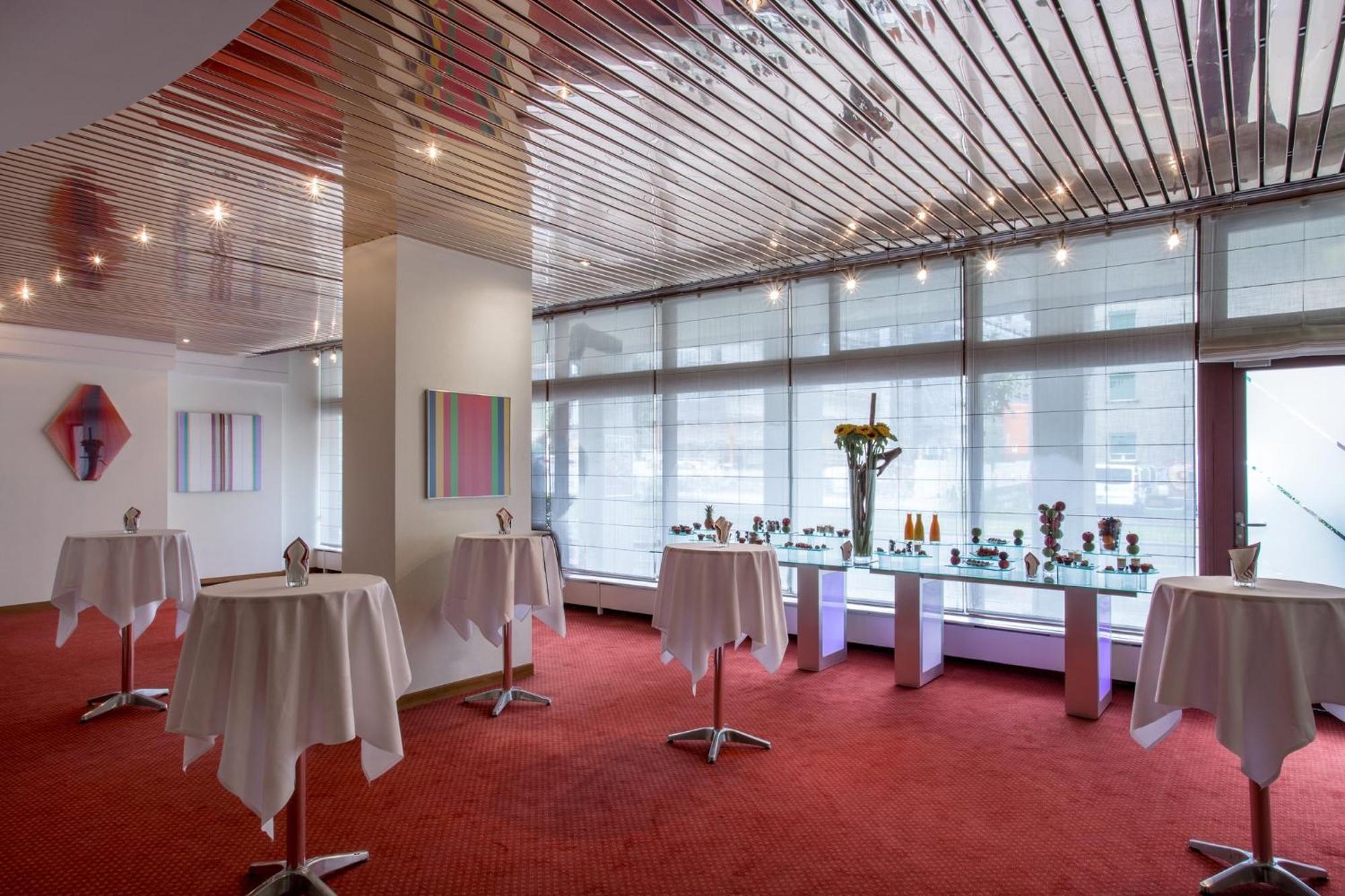 Crowne Plaza By Ihg 4*