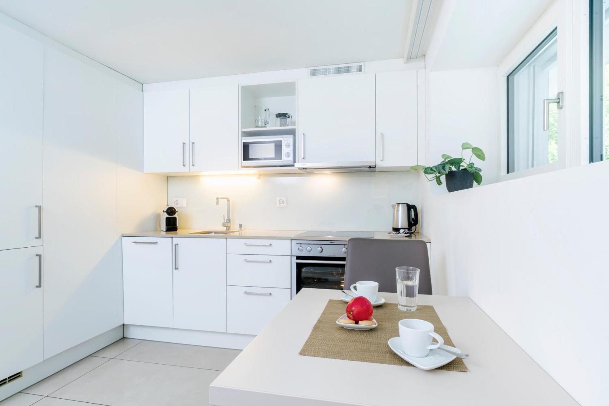 - Lindenstrasse 4* Zurich