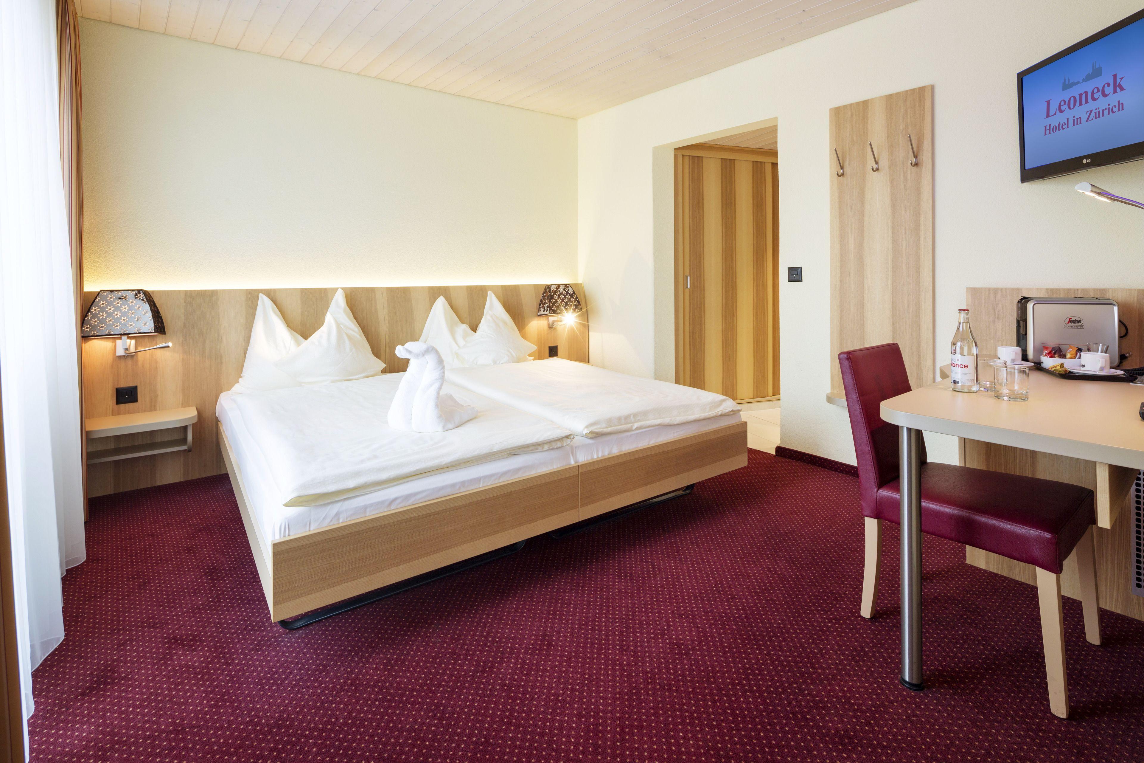 Fred Leonhardstrasse - Mobile Check-in Hotel 3*