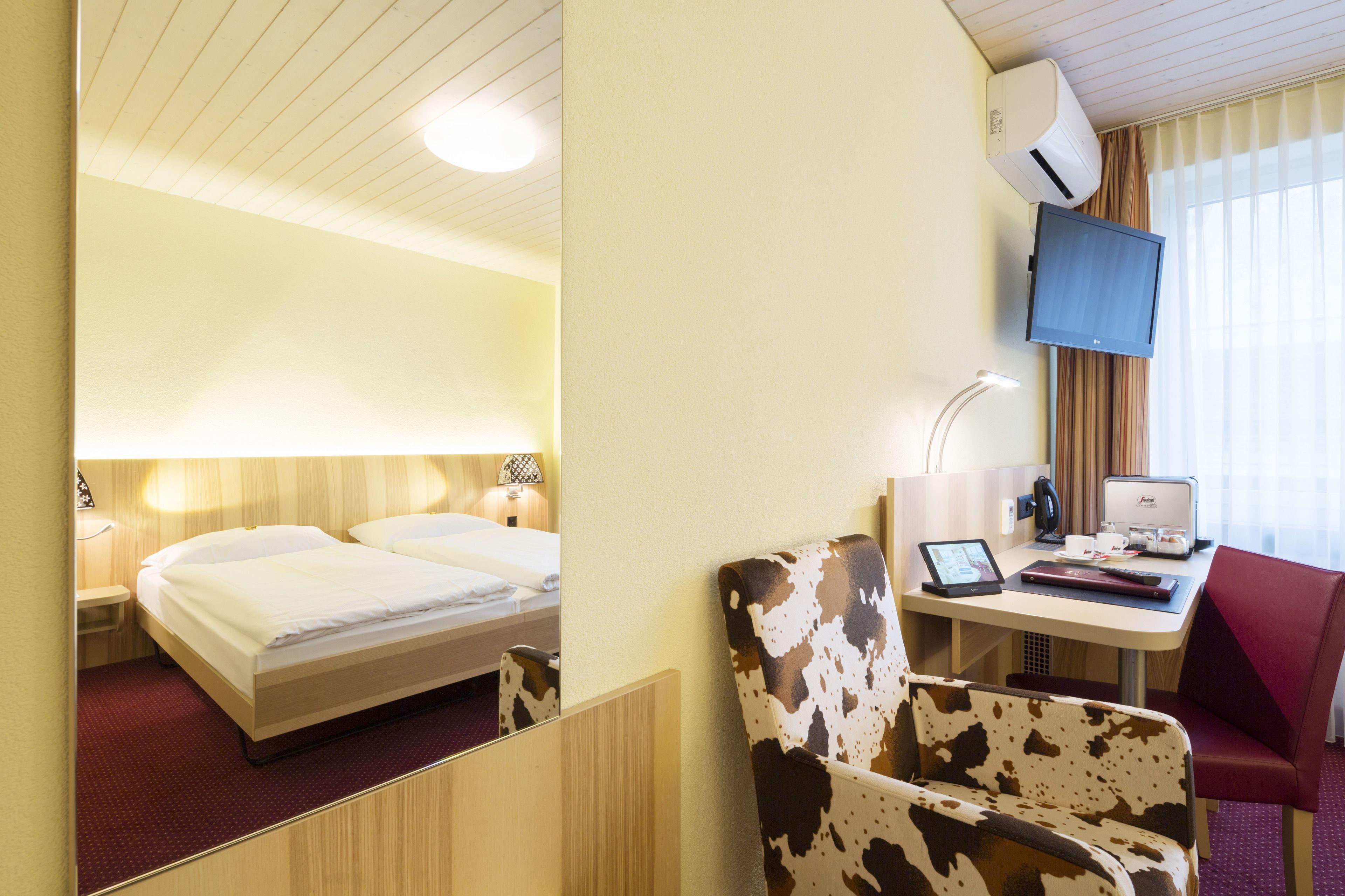 Fred Leonhardstrasse - Mobile Check-in Hotel 3*