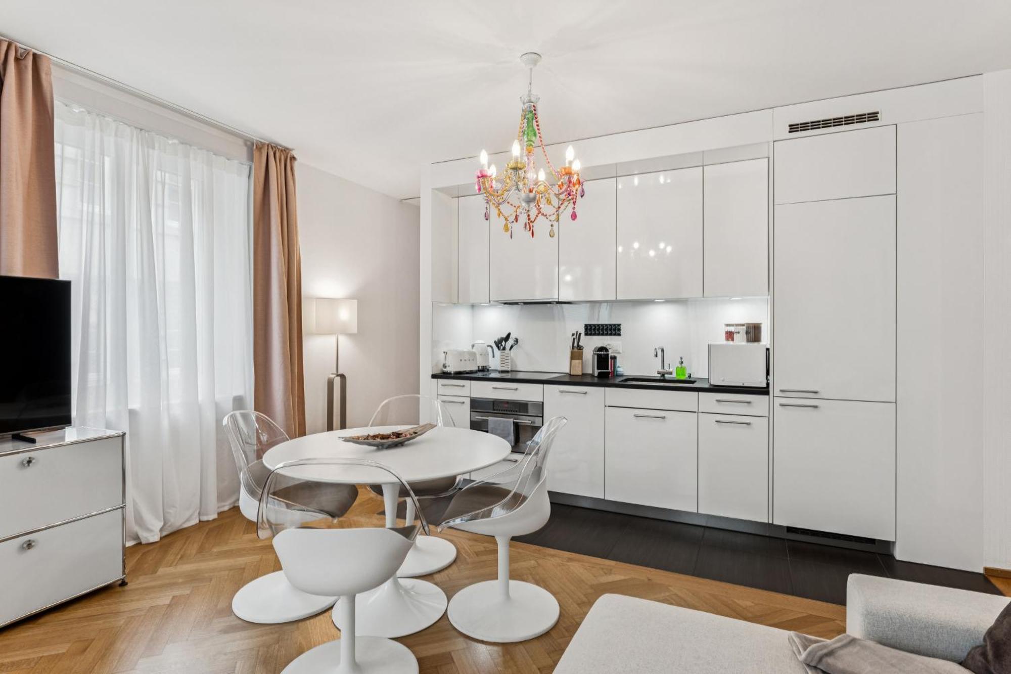 Location Ac Free Parking