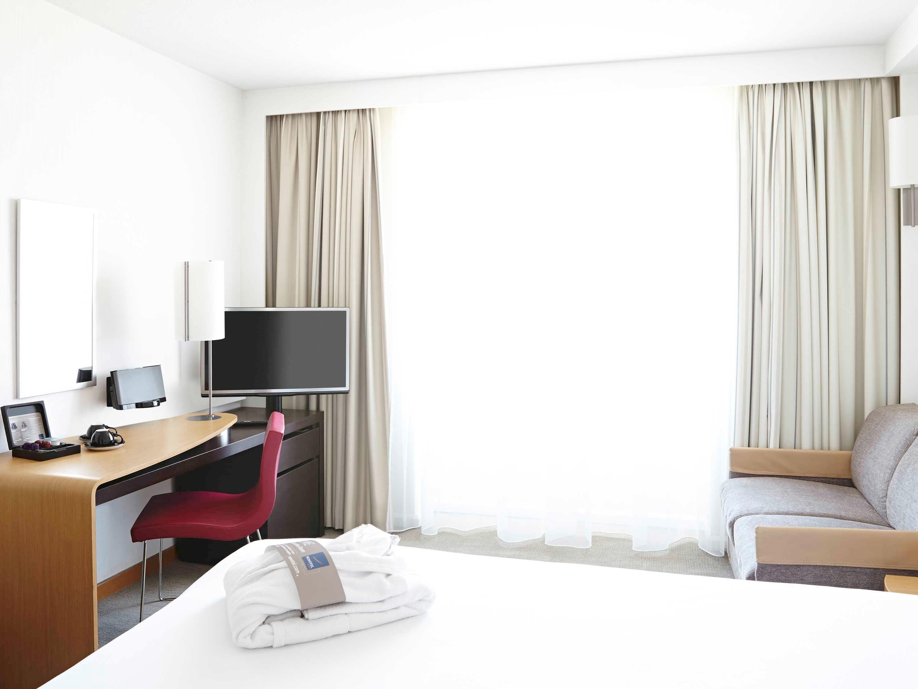 Novotel West Hotel 4*