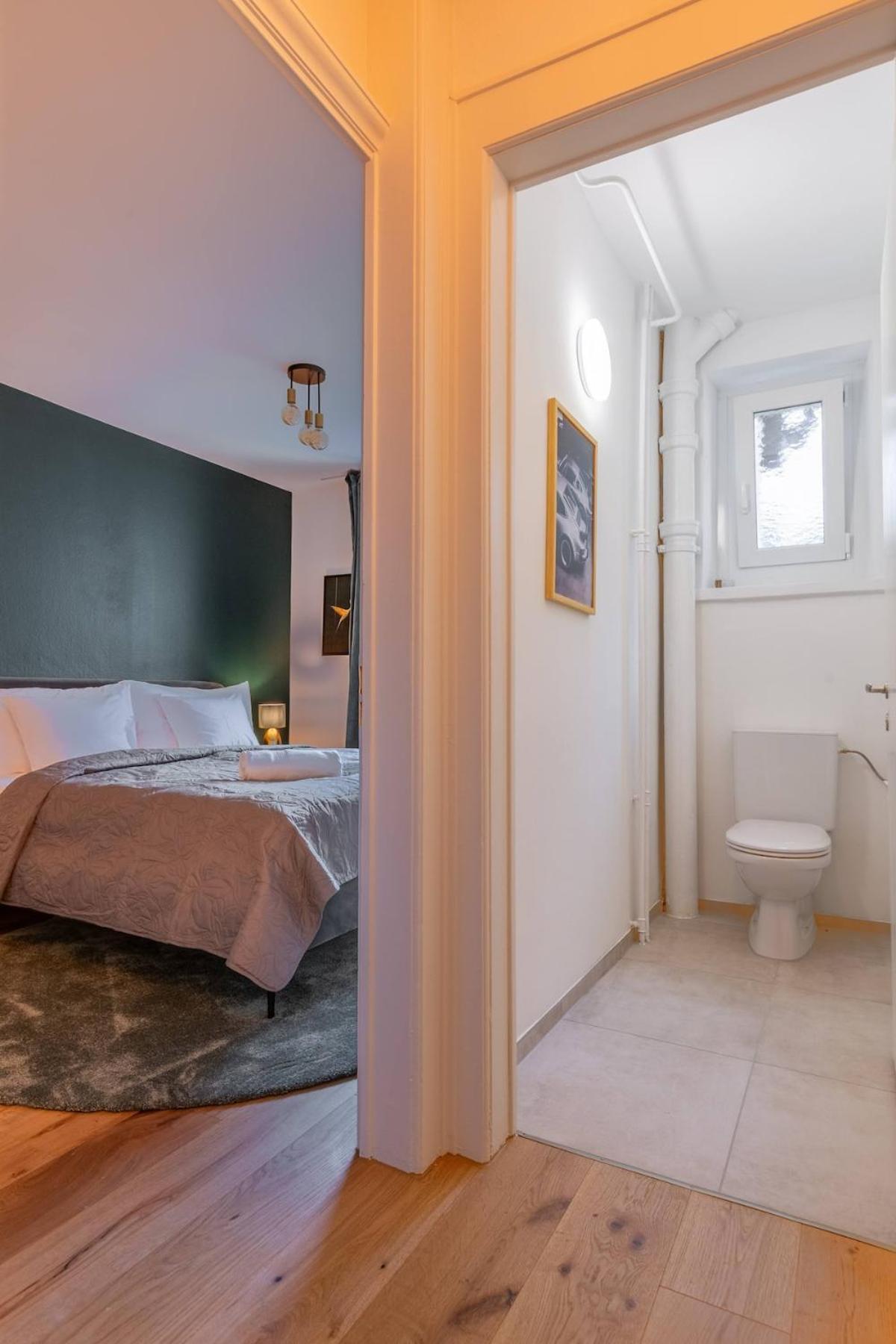 Chesterfield 3 Bedroom *