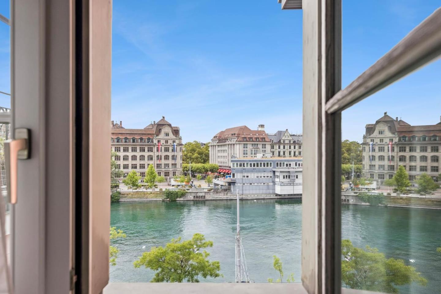 Oldtownriversideacbalconyfreeparkingwaterview