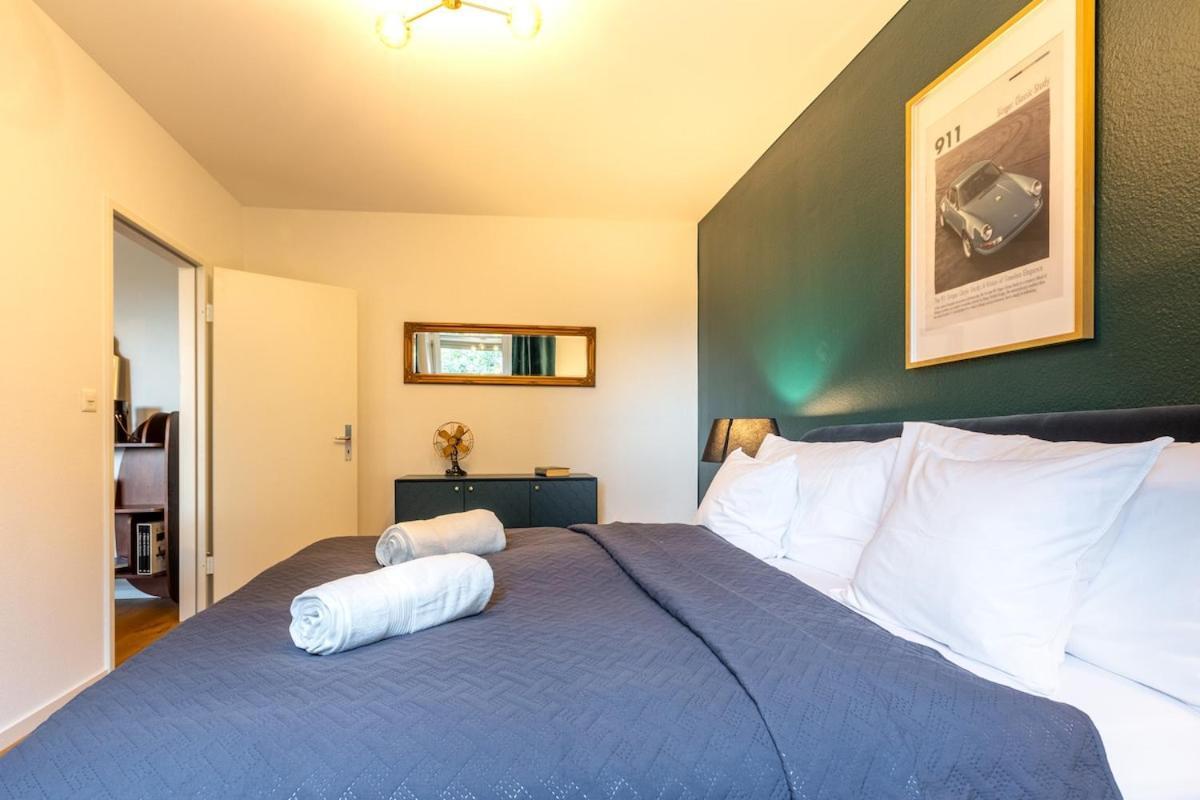 Apartment Chesterfield 3 Bedroom *