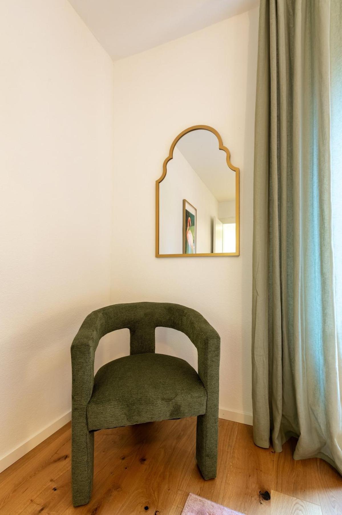 Jungle 3 Bedroom Apartment *