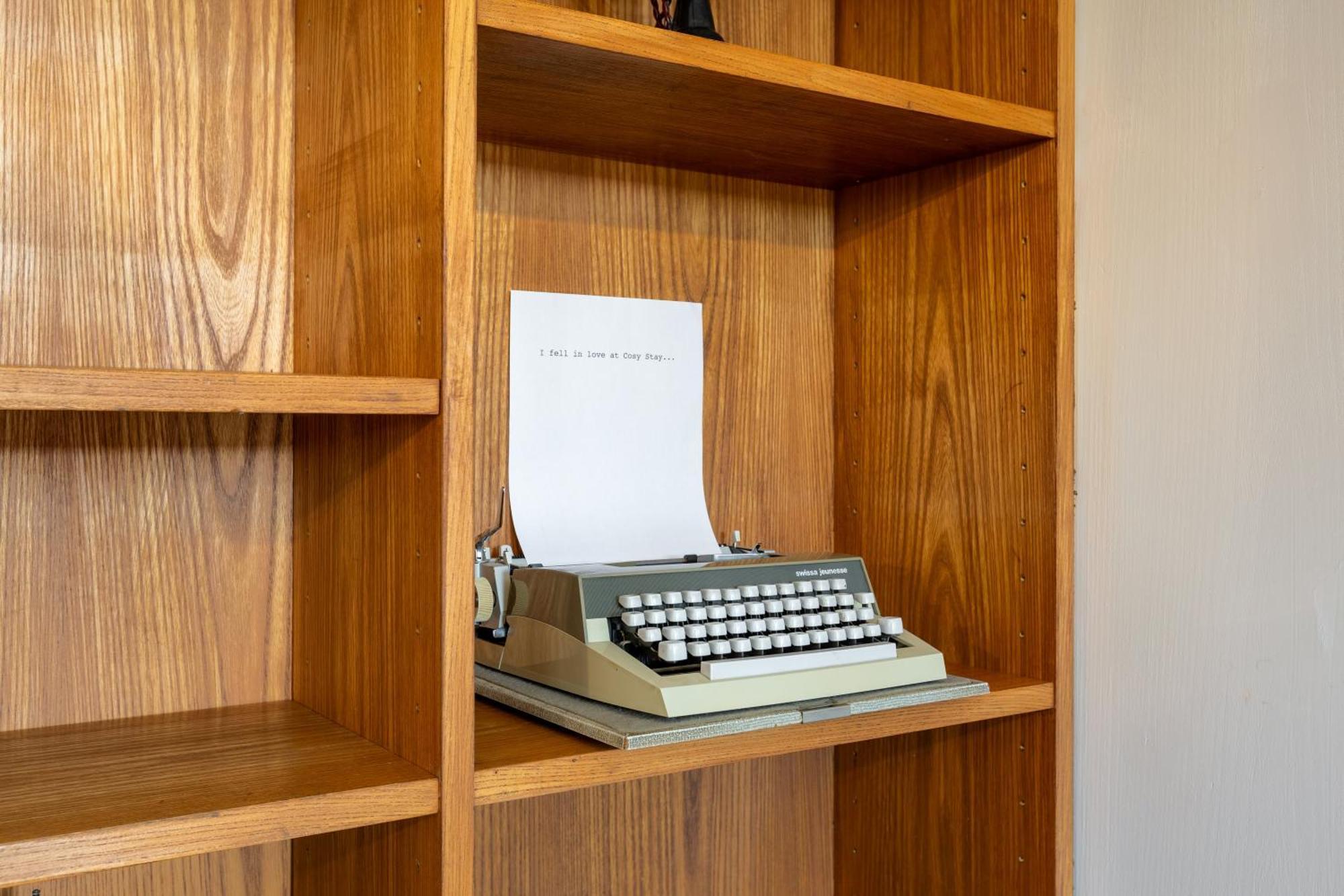 Retro Suite 2 King Beds & Sofa Bed Zuerich Hb * Zurich