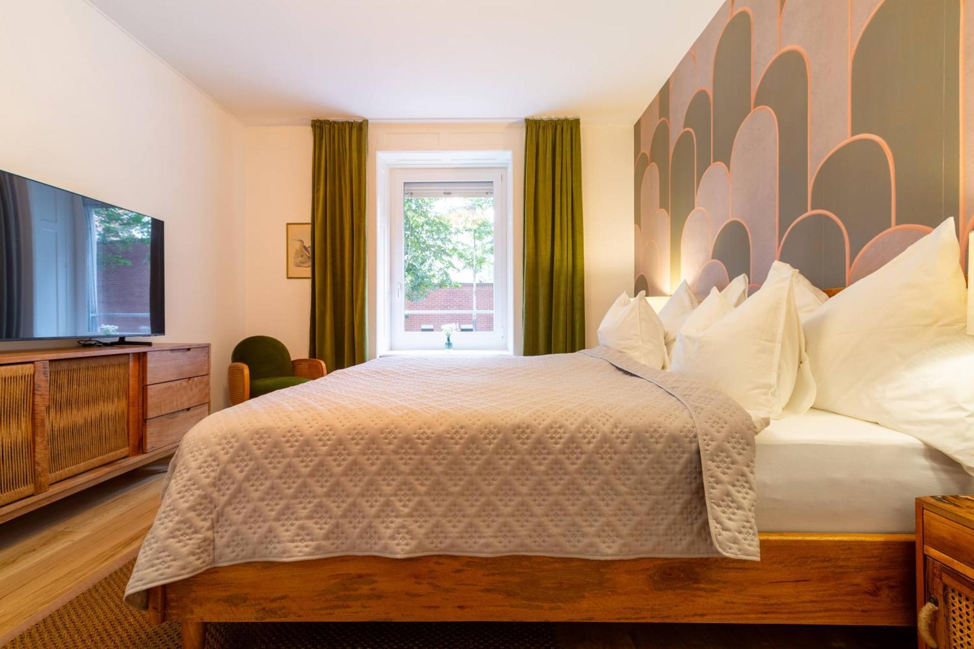 Retro Suite 2 King Beds & Sofa Bed Zuerich Hb Zurich