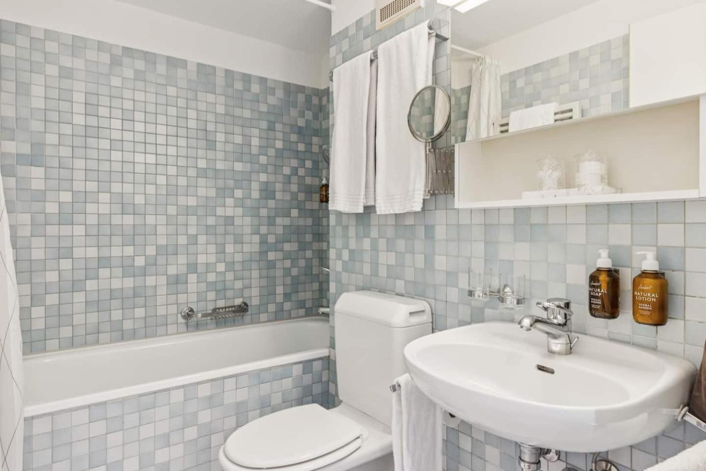 Oldtownriversideacbalconyfreeparkingwaterview Apartment *