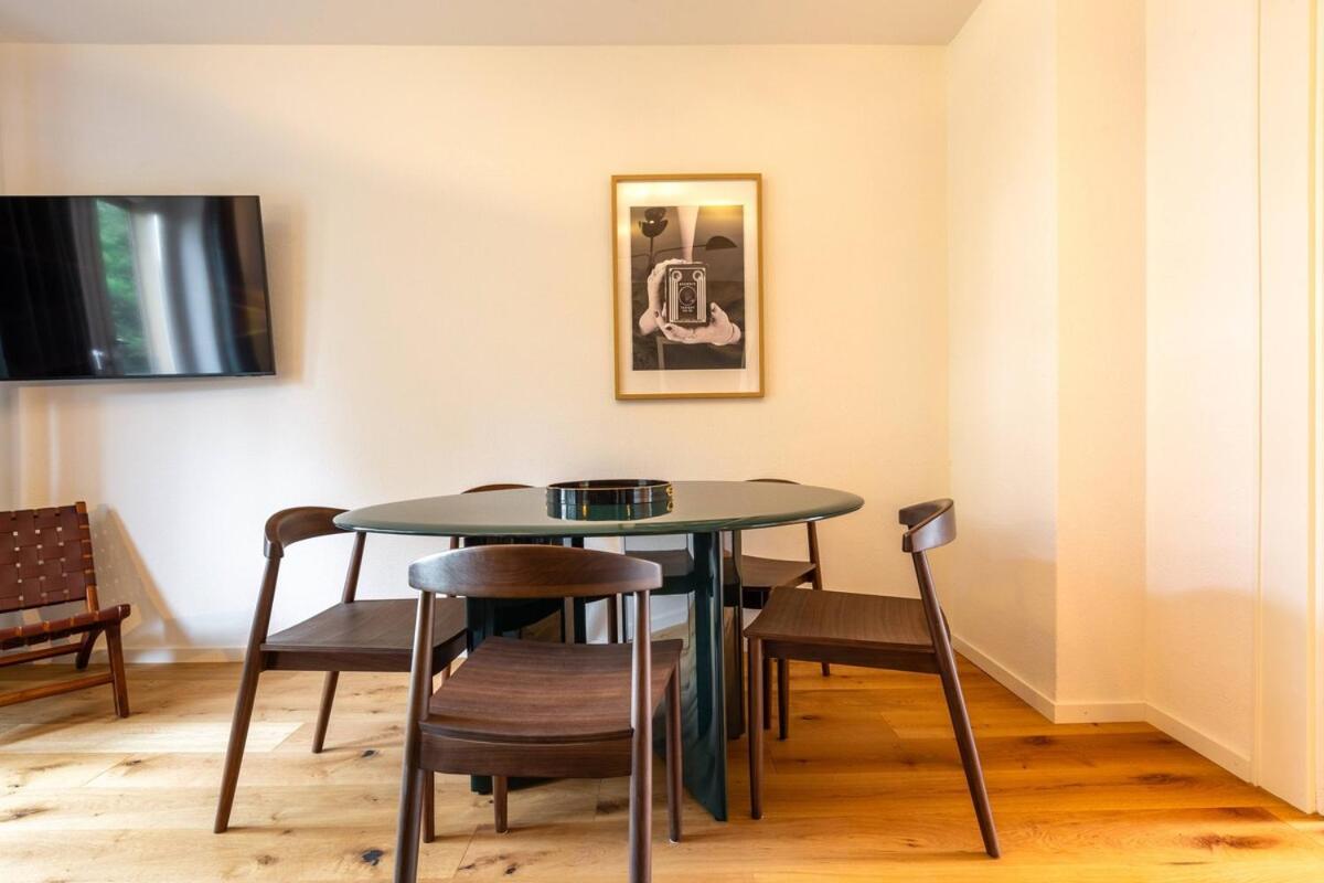 Chesterfield 3 Bedroom Zurich