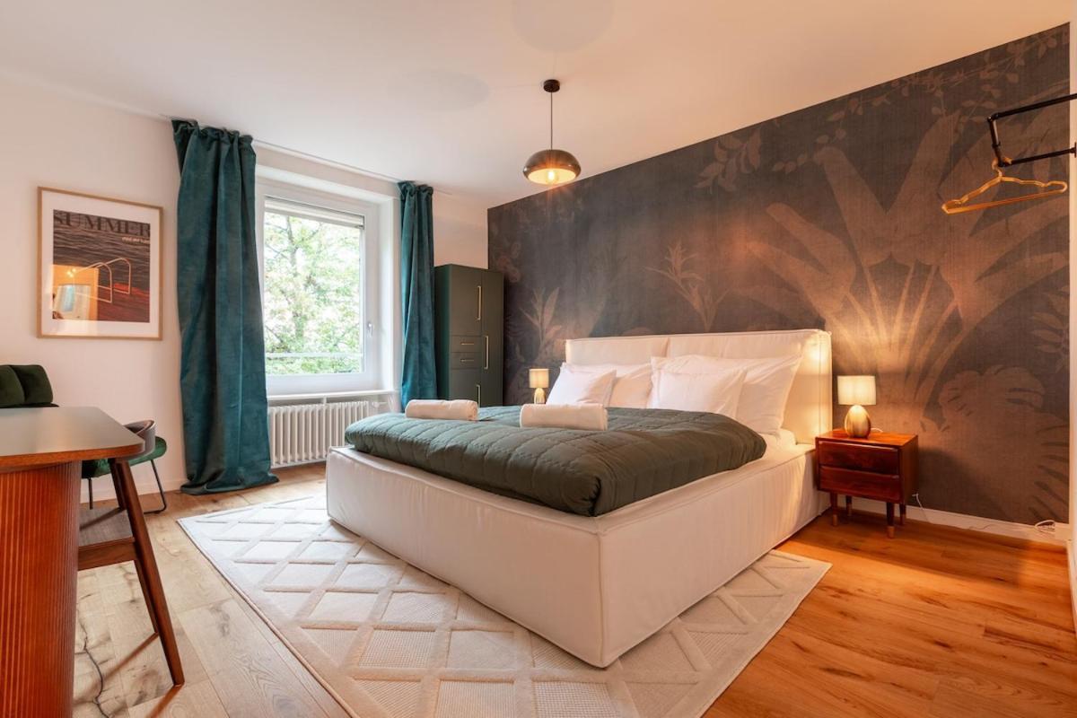 Chesterfield 3 Bedroom *