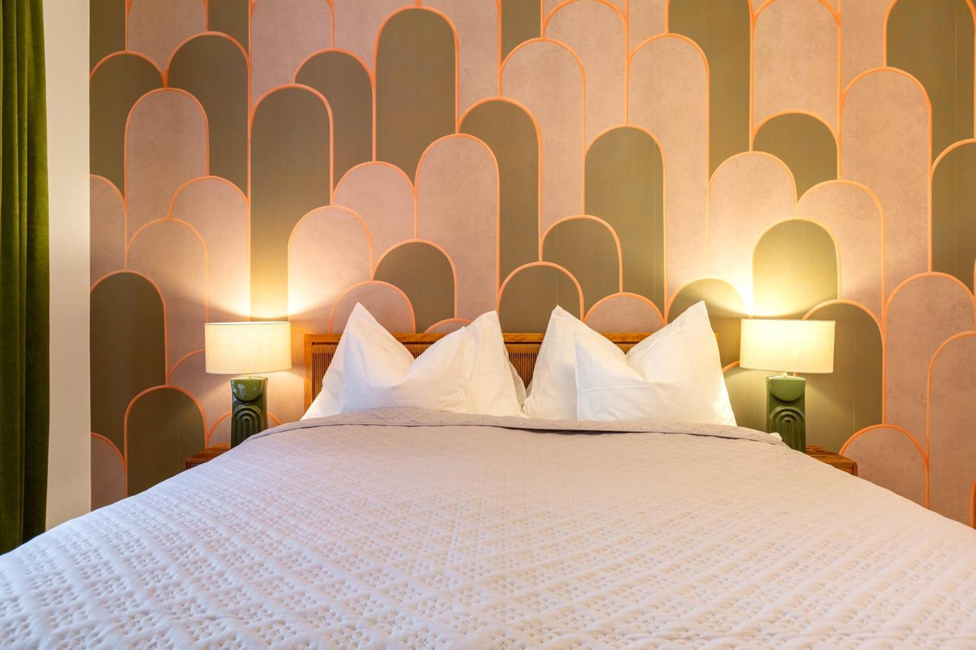 Retro Suite 2 King Beds & Sofa Bed Zuerich Hb