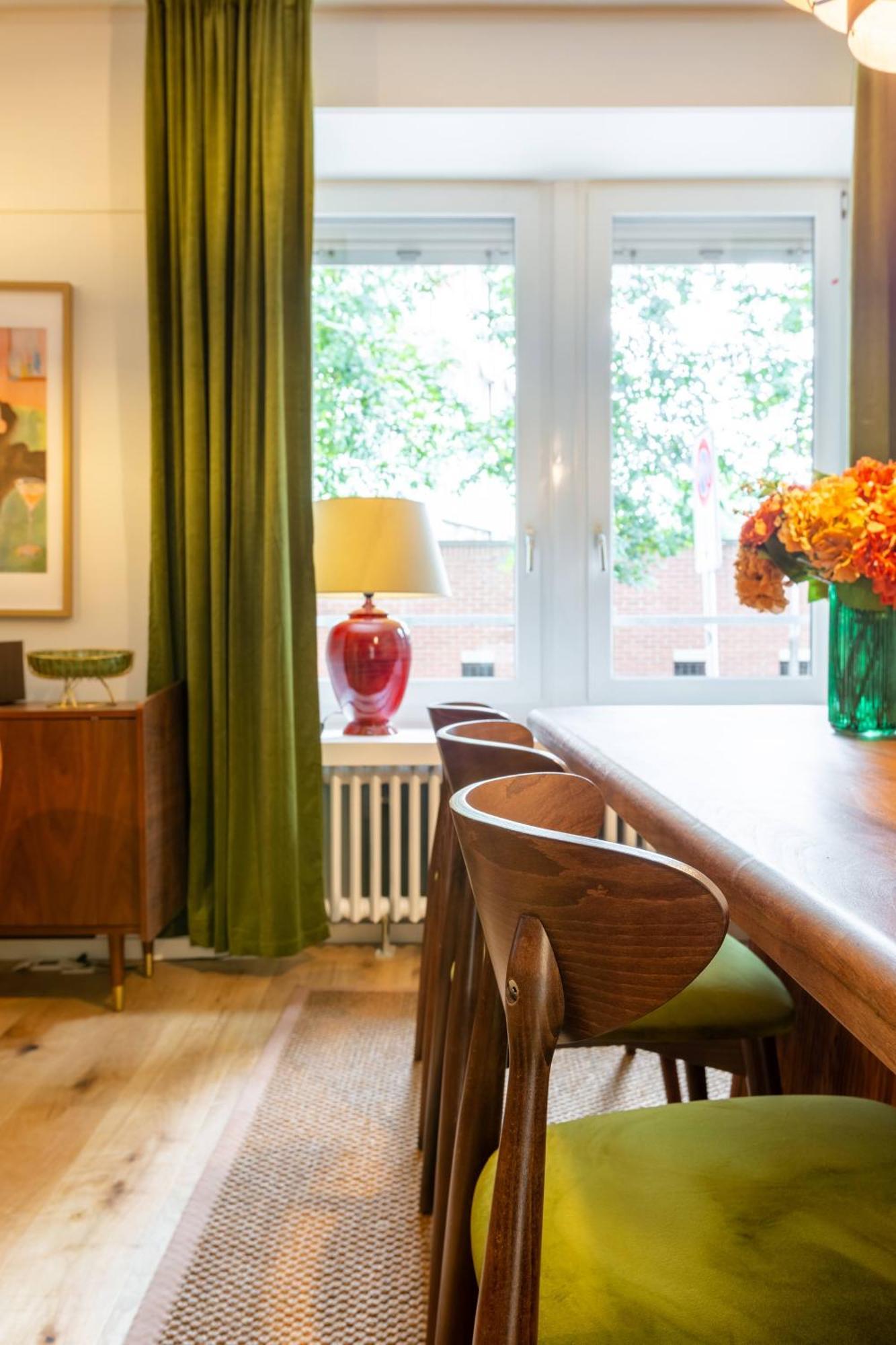 Retro Suite 2 King Beds & Sofa Bed Zuerich Hb Apartment Zurich