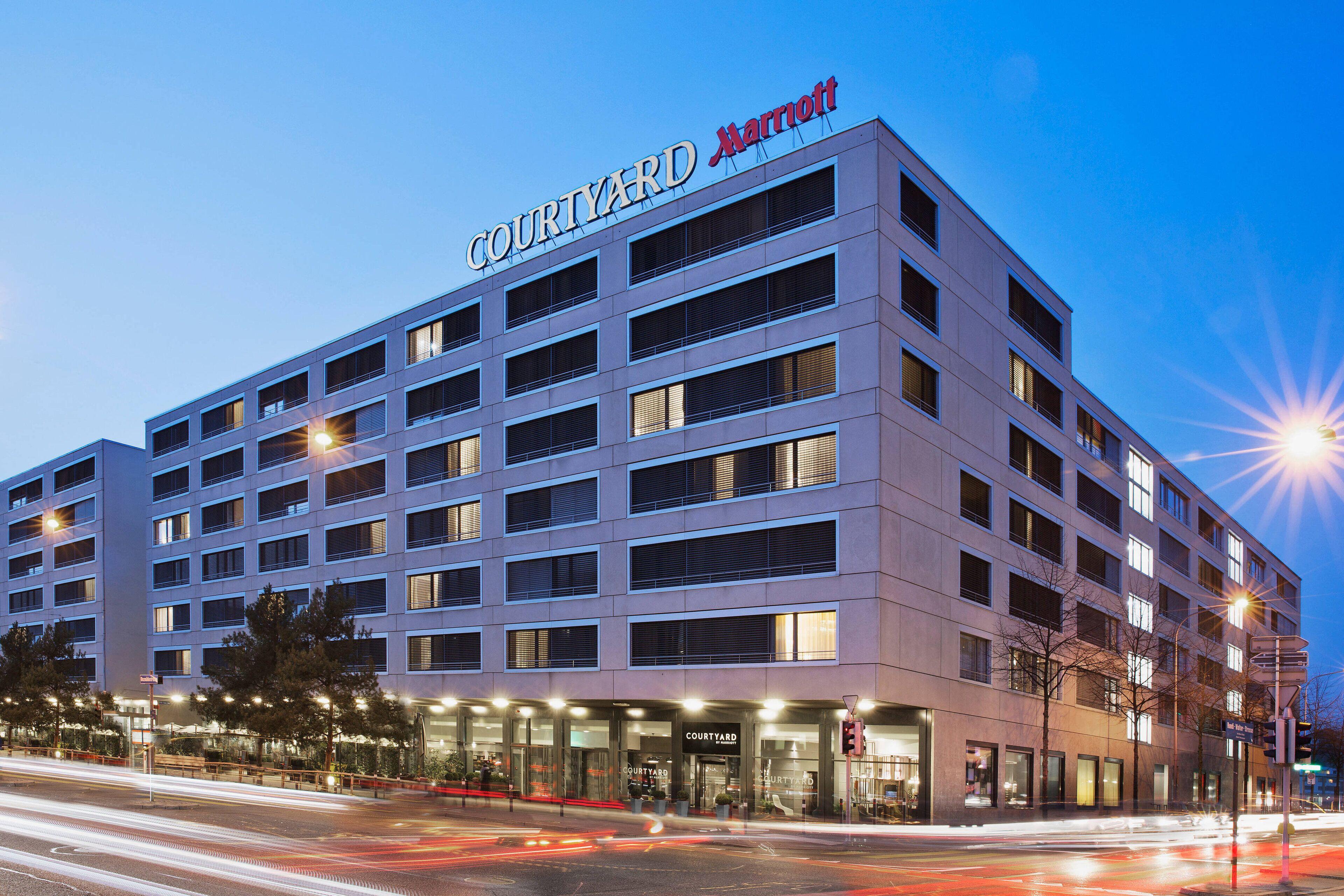 Courtyard By Marriott North Hotel