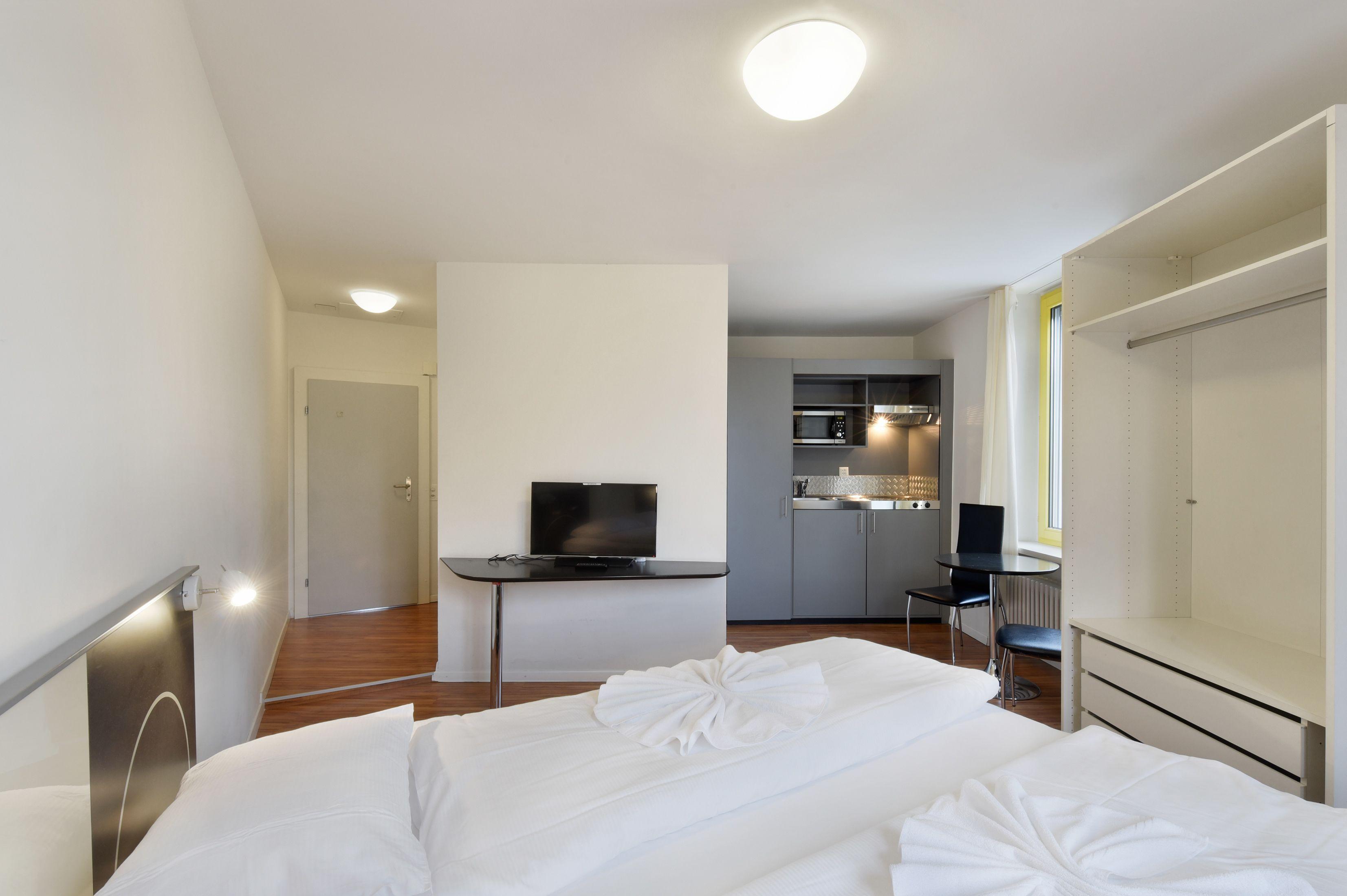 Swiss Star California - Self Check-in Zurich