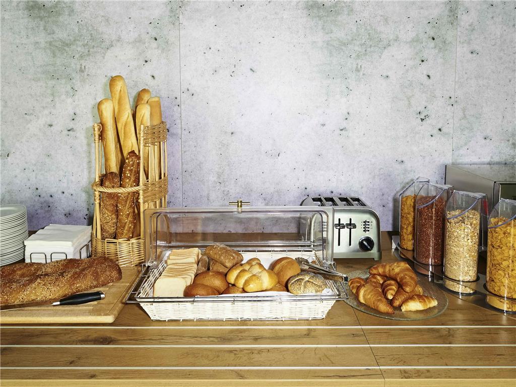 Hotel Ibis Budget West