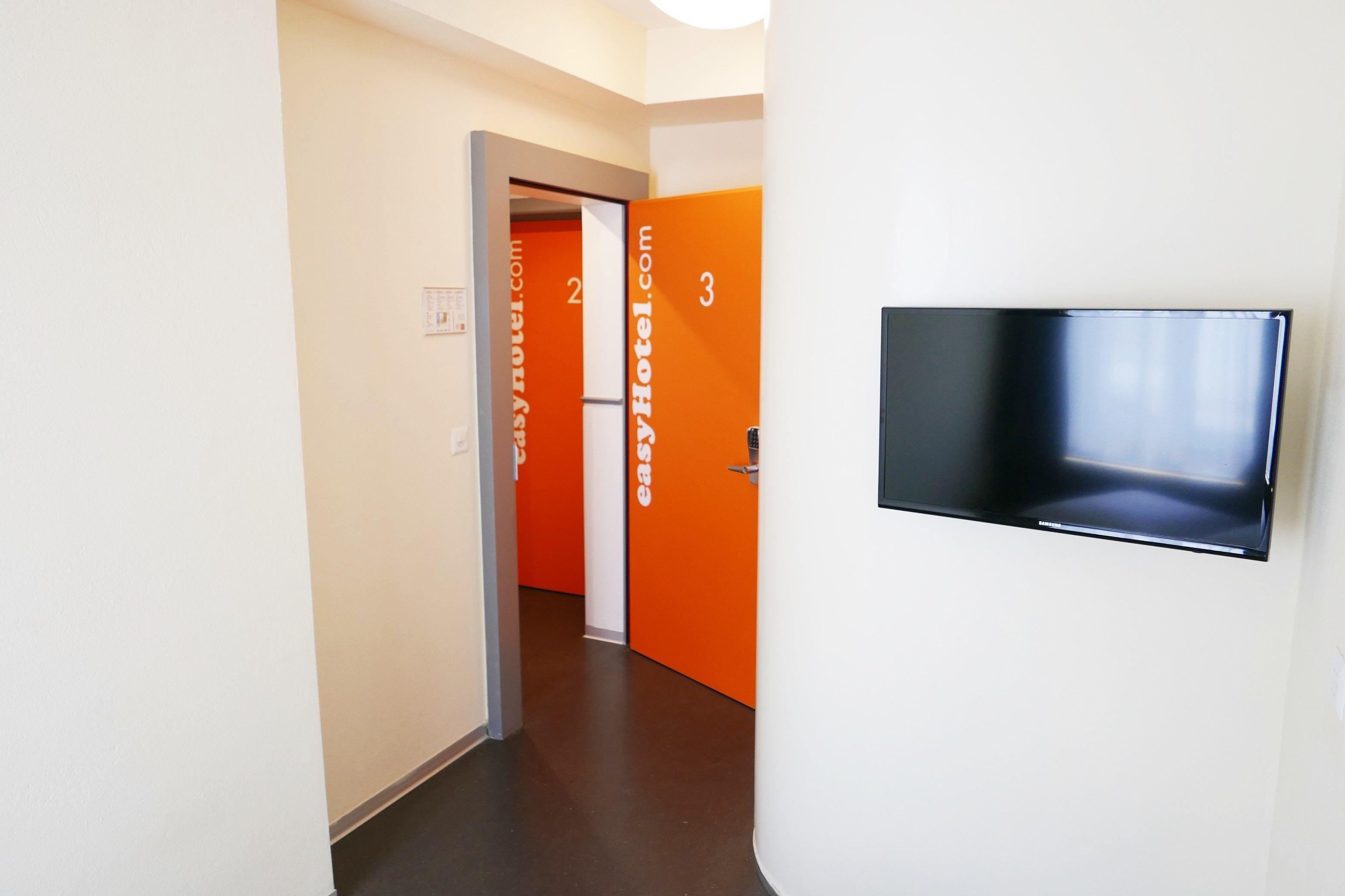 Easyhotel Centre Hotel 2*