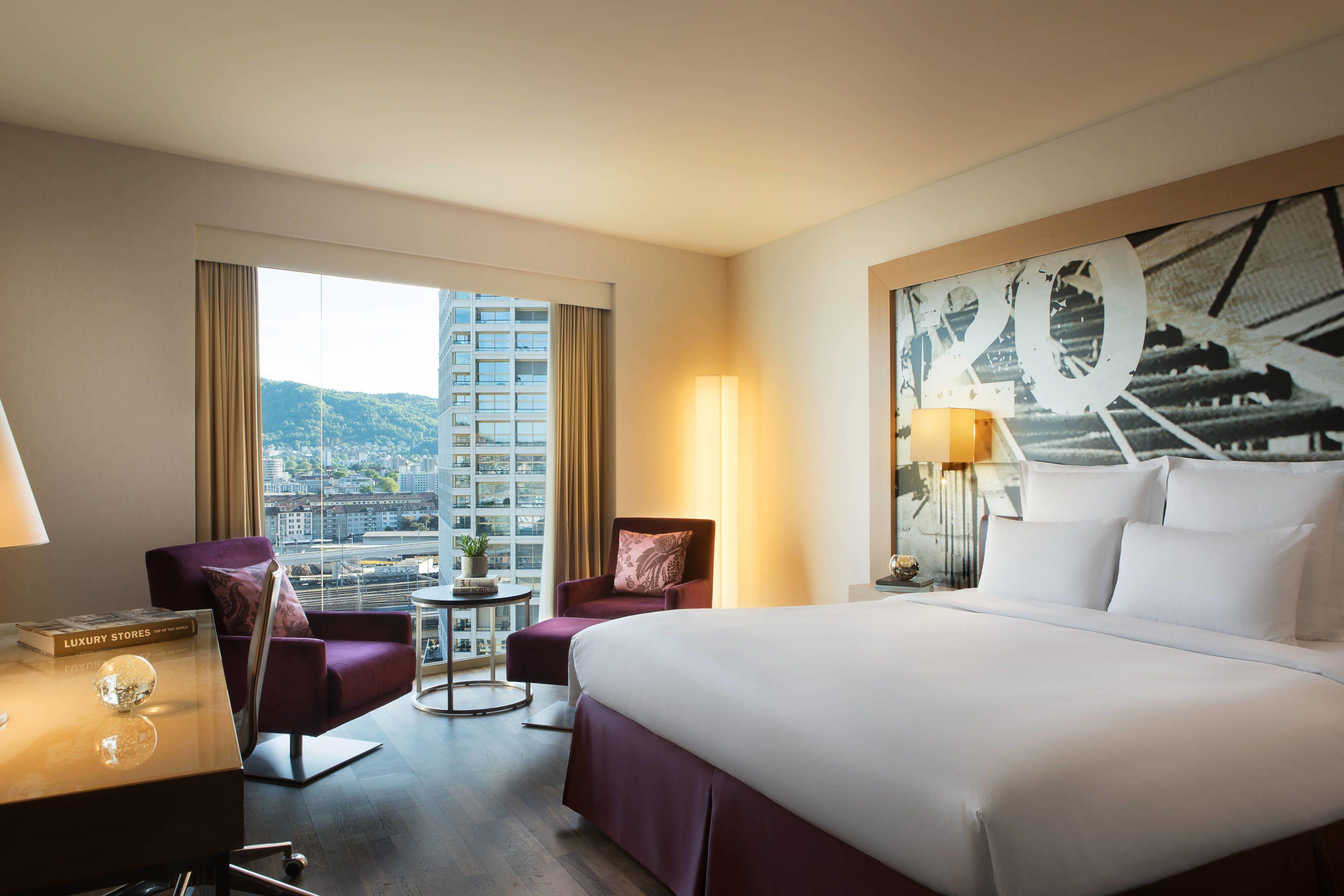 Renaissance Tower Hotel 5*