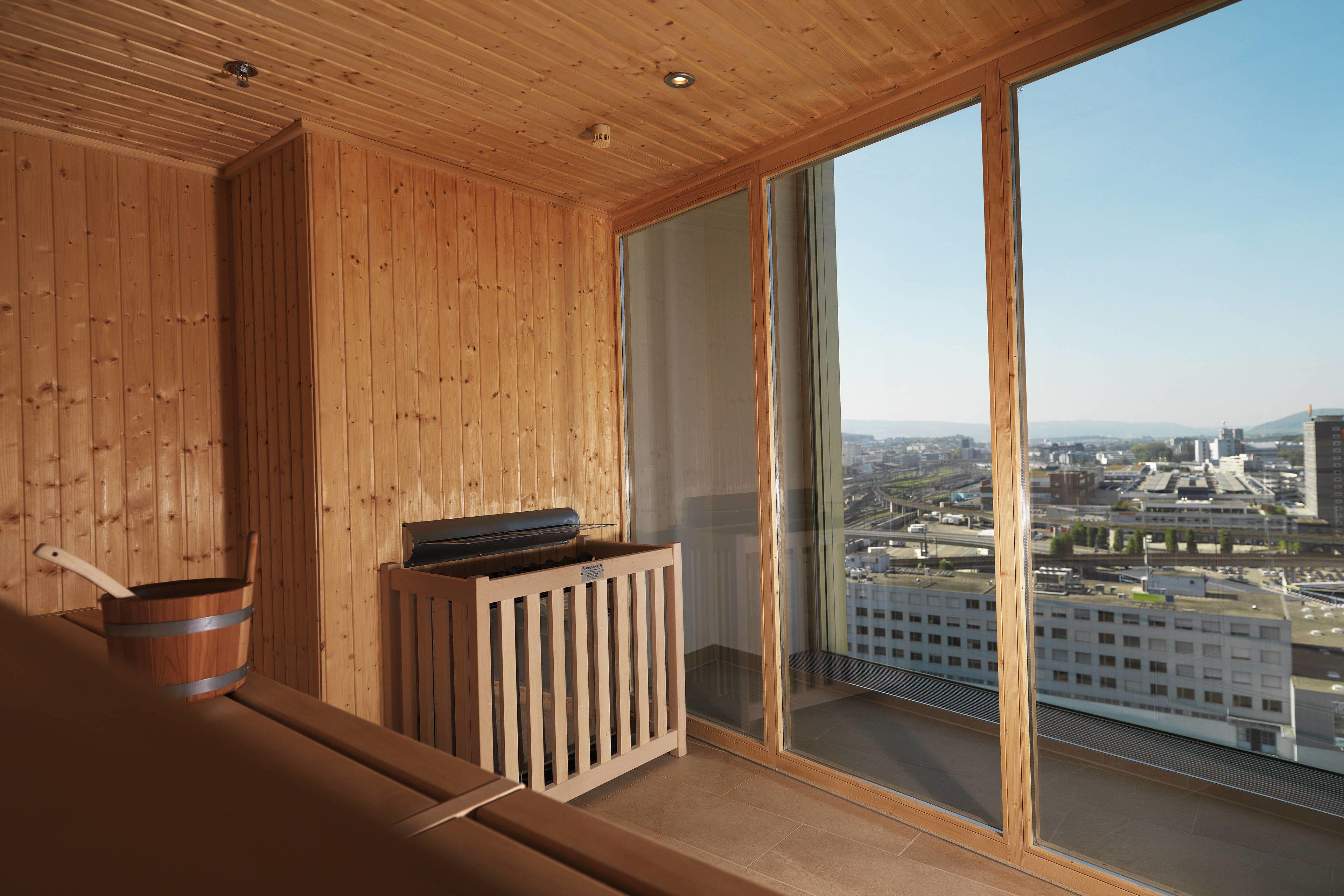 Hotel Renaissance Tower