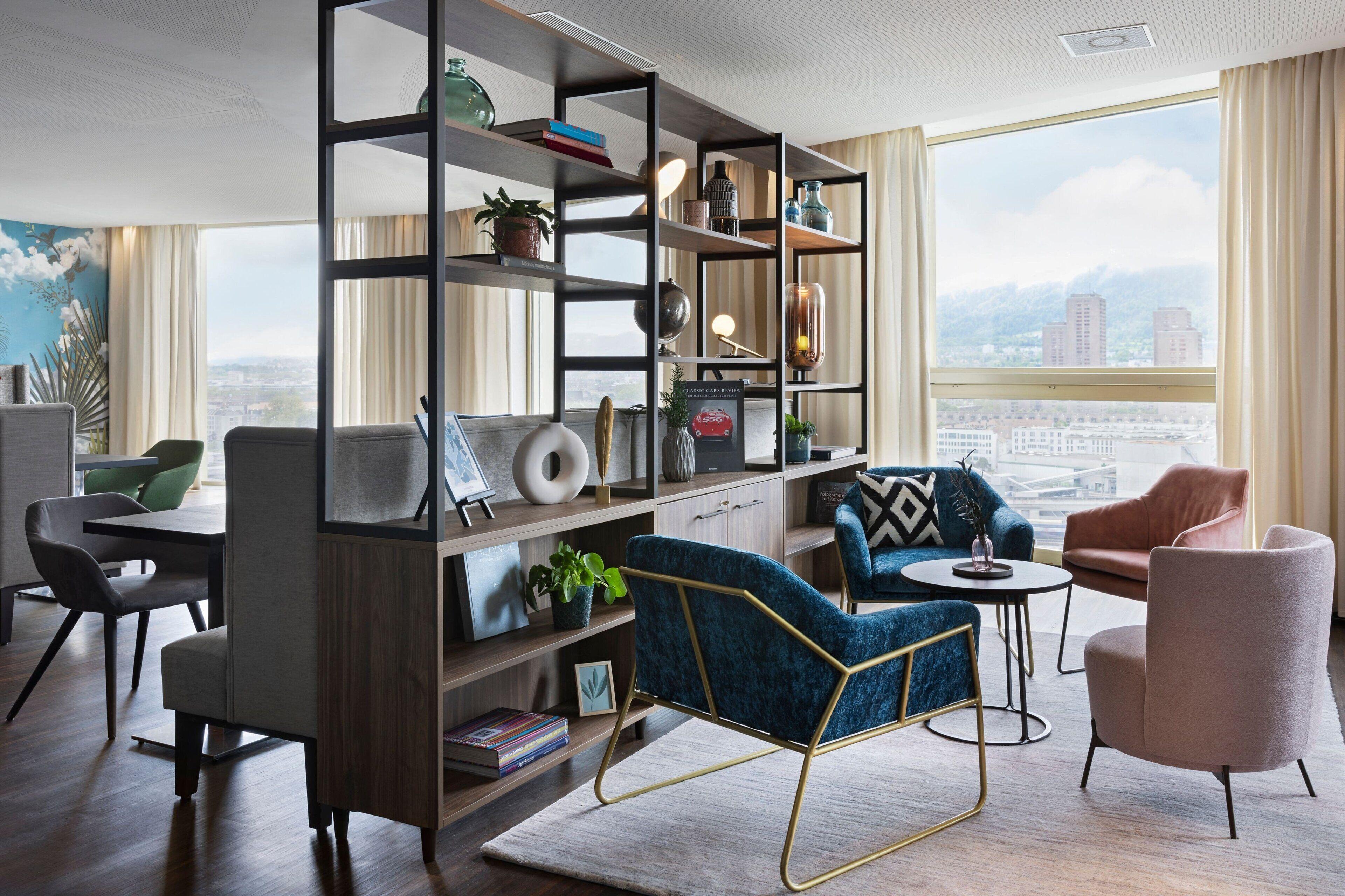 Hotel Renaissance Tower 5*