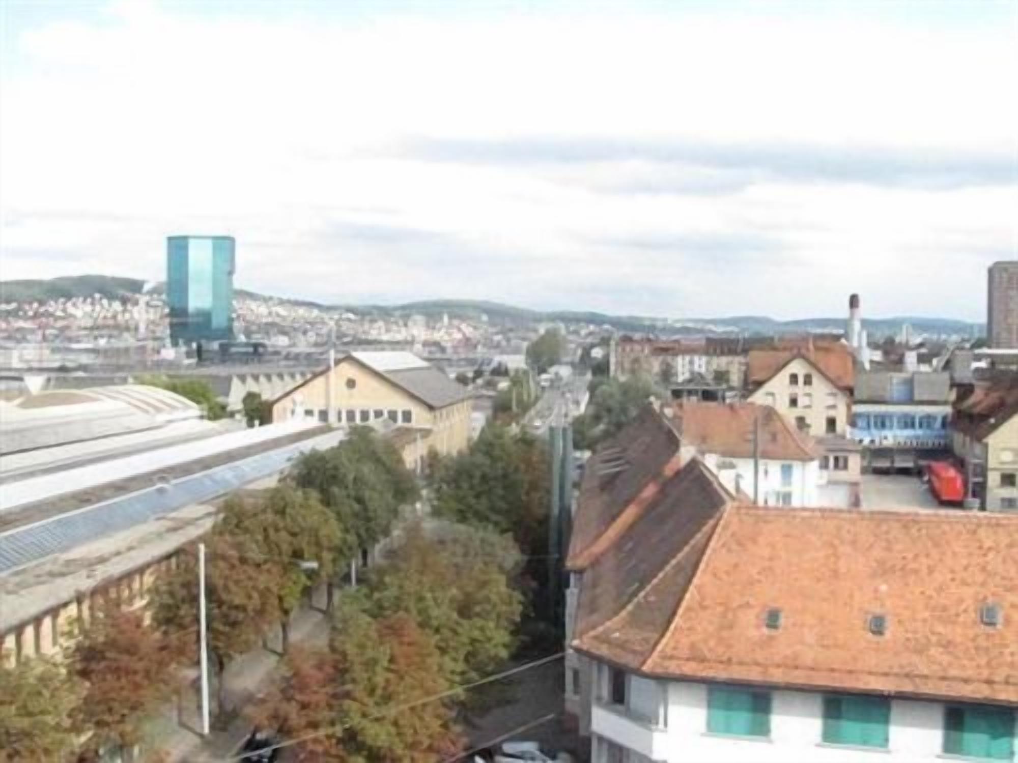 Hitrental Letzigrund - Apartment Zurich