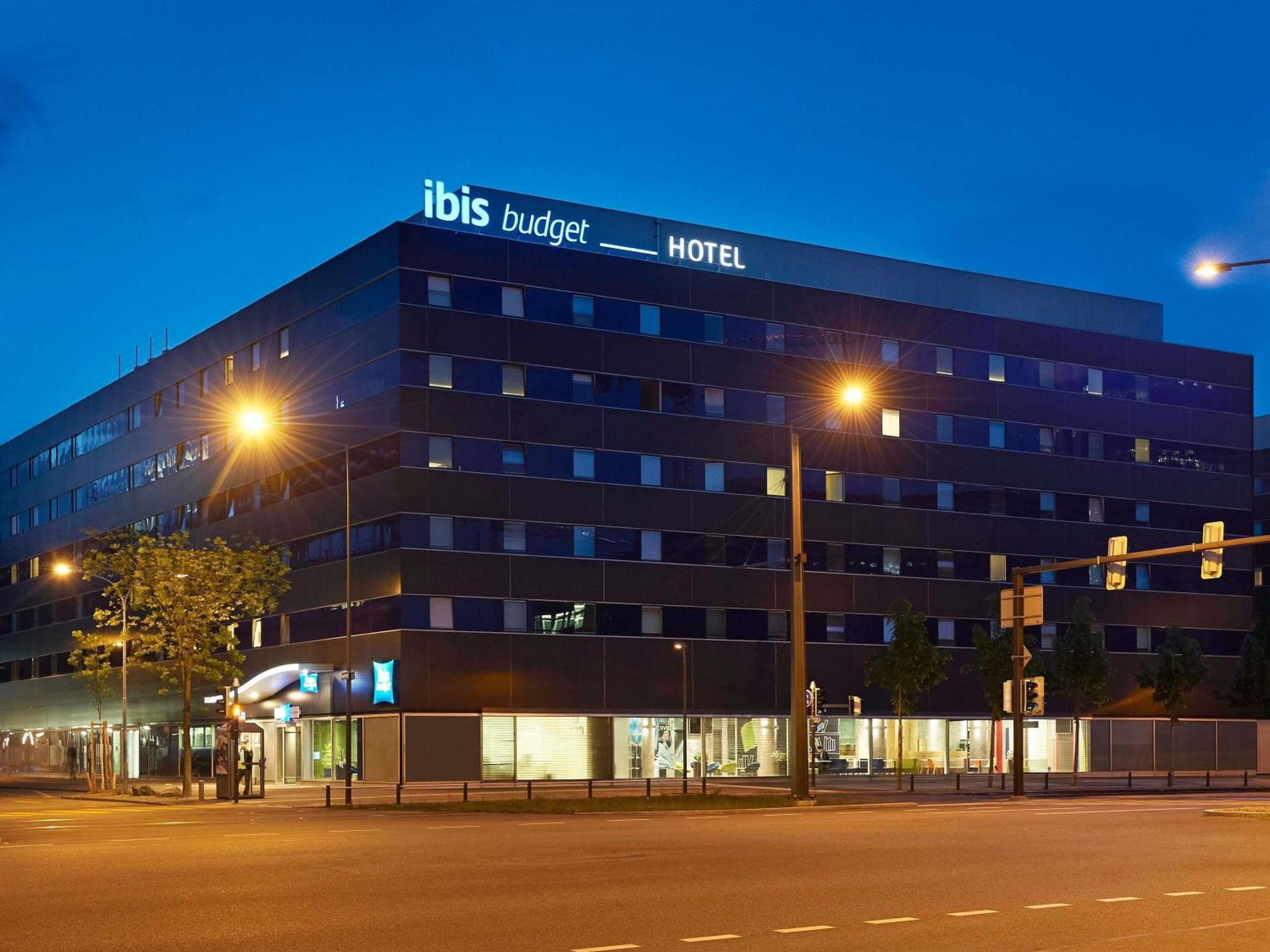 Ibis Budget West *