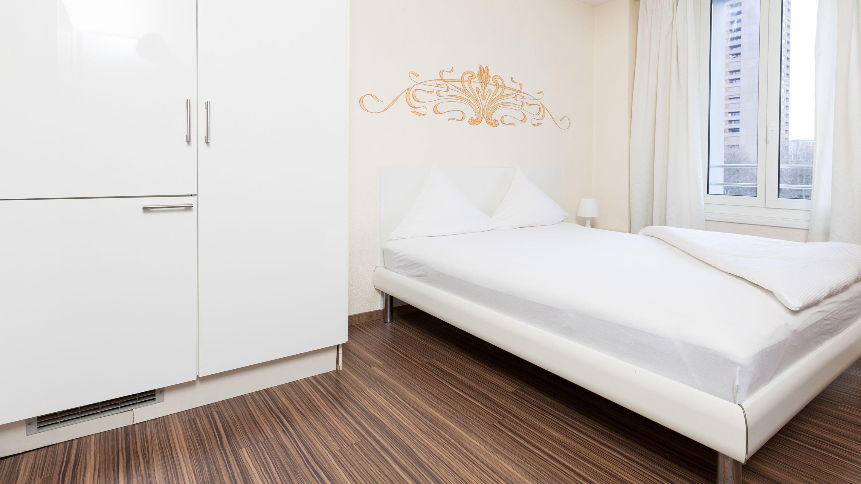 Swiss Star Marc Aurel - Self Check-in Zurich