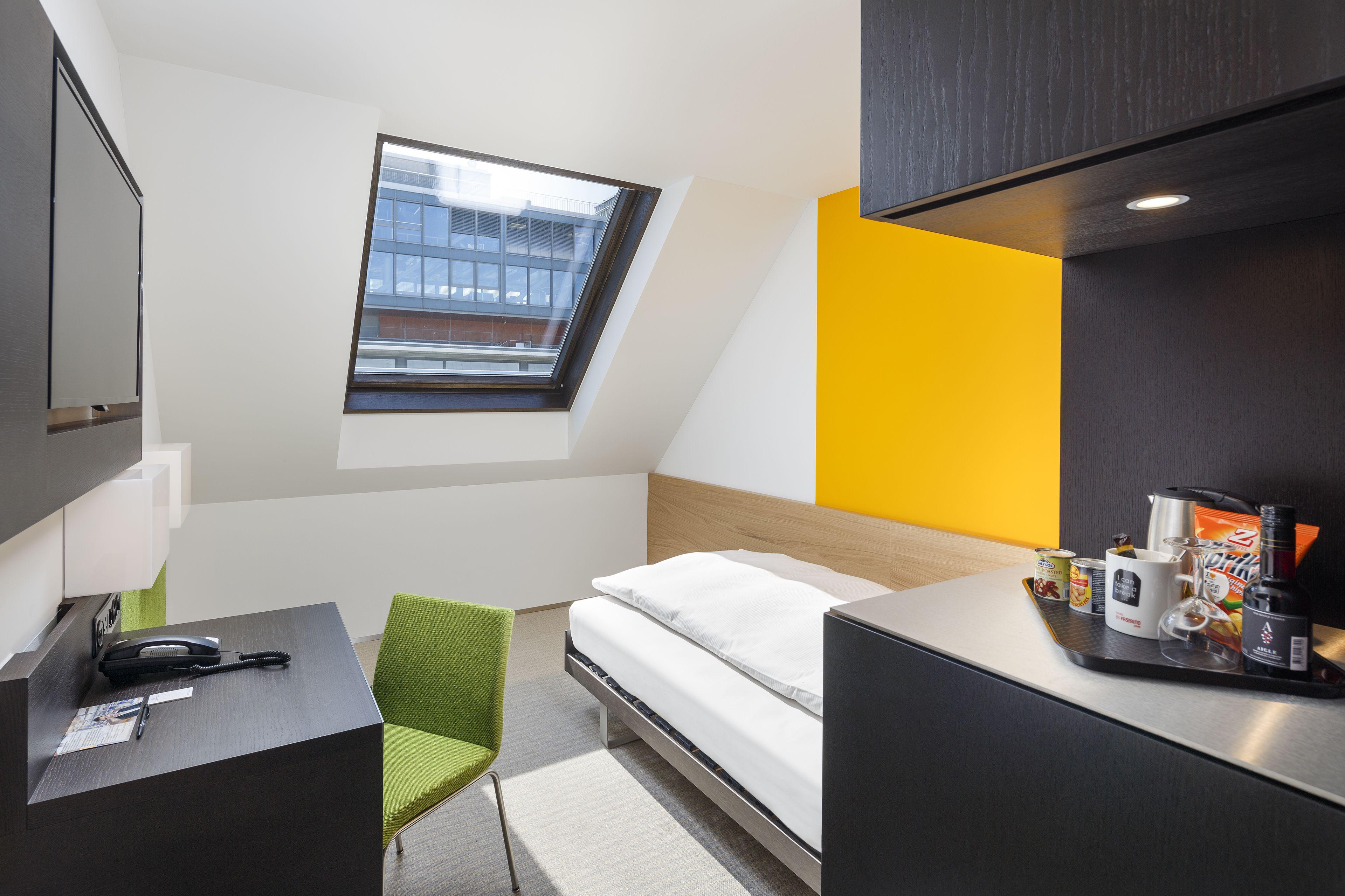 Hotel Zueri By Fassbind 4*