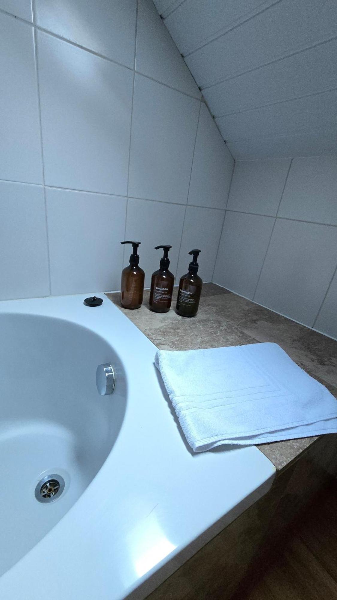 Cozy With Roof Terrace For 3 *