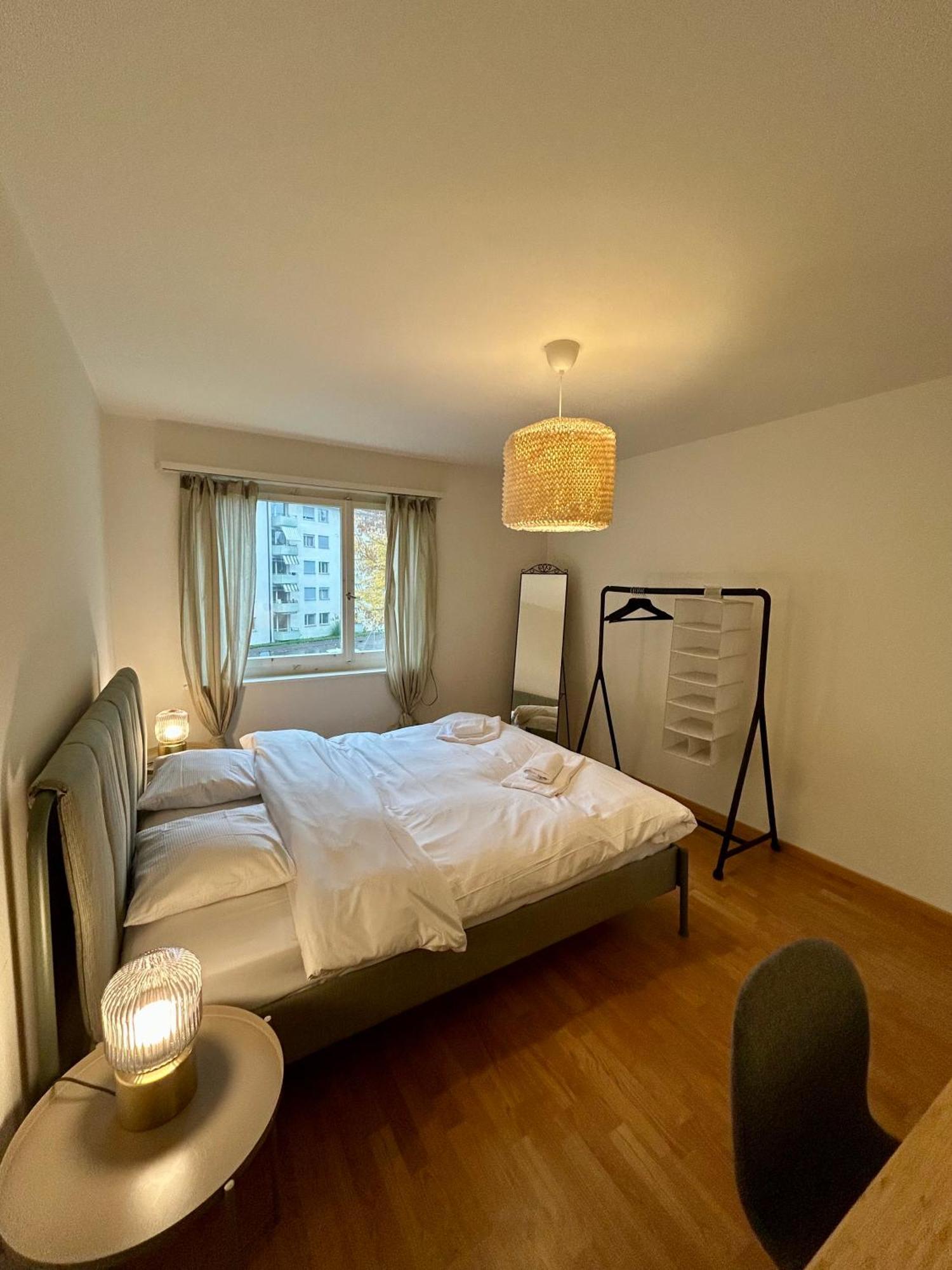 Simple With Natural Light Zurich