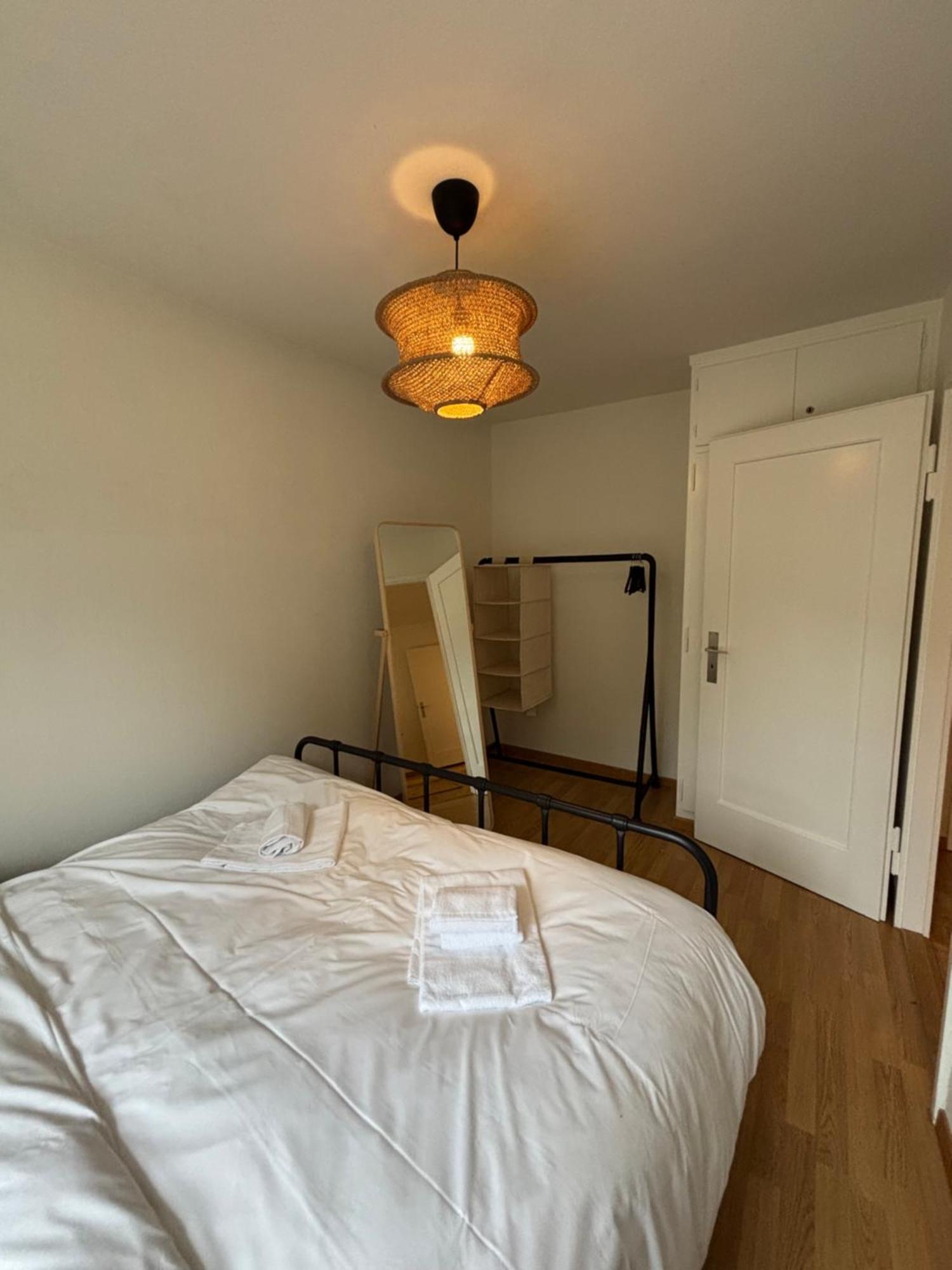 Basic With Balcony Access Apartment *