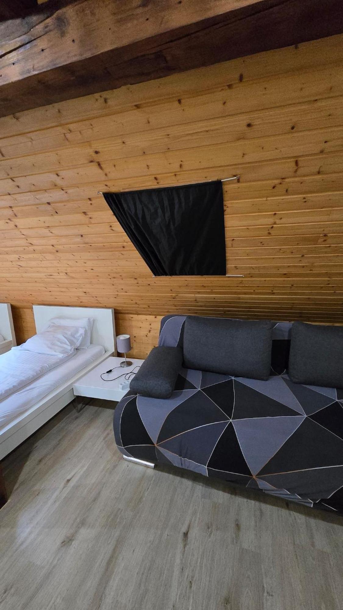 Cozy With Roof Terrace For 3 Apartment *