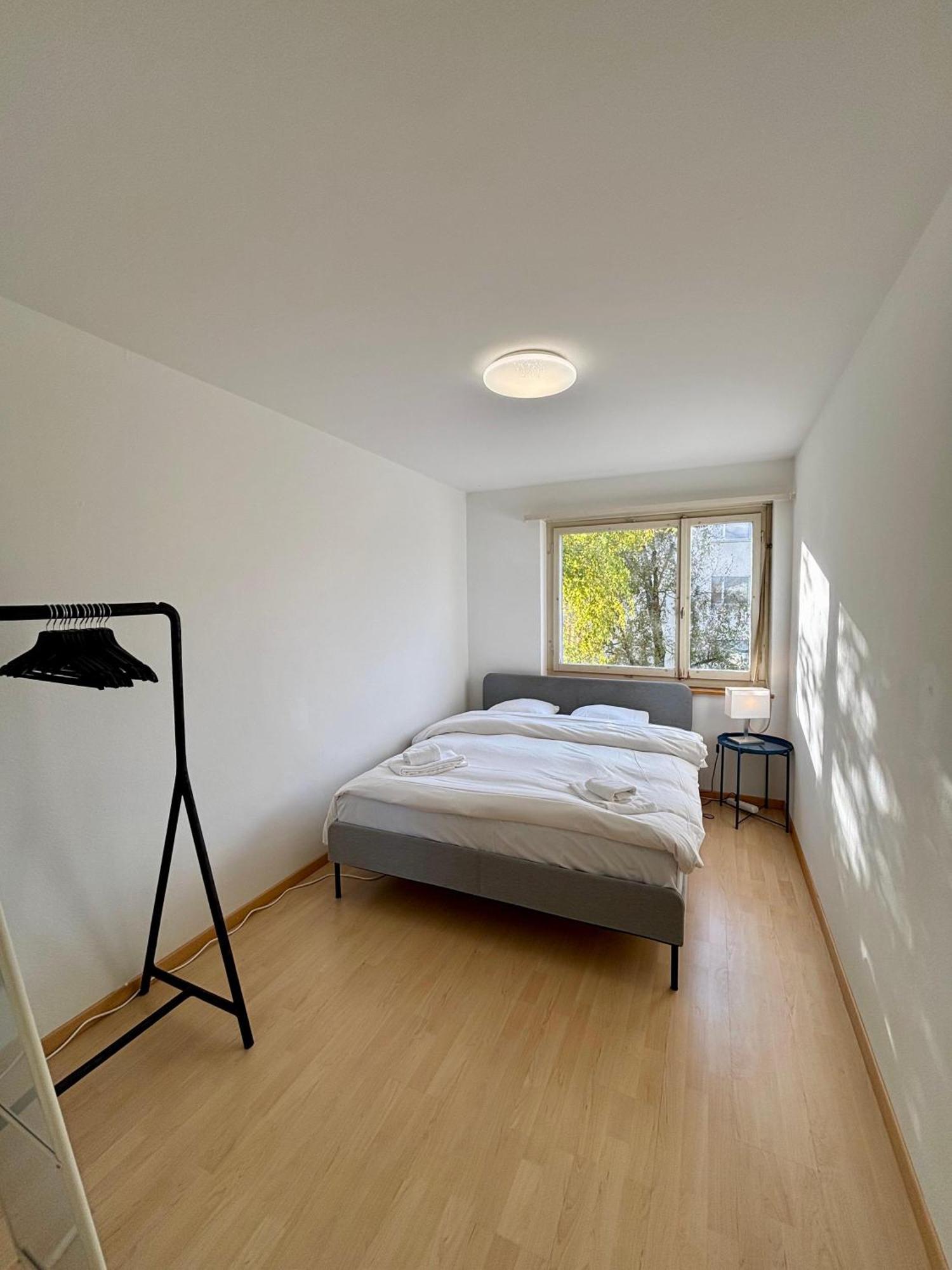 Apartment Simple And Warm On Koeschenruetistrasse Zurich