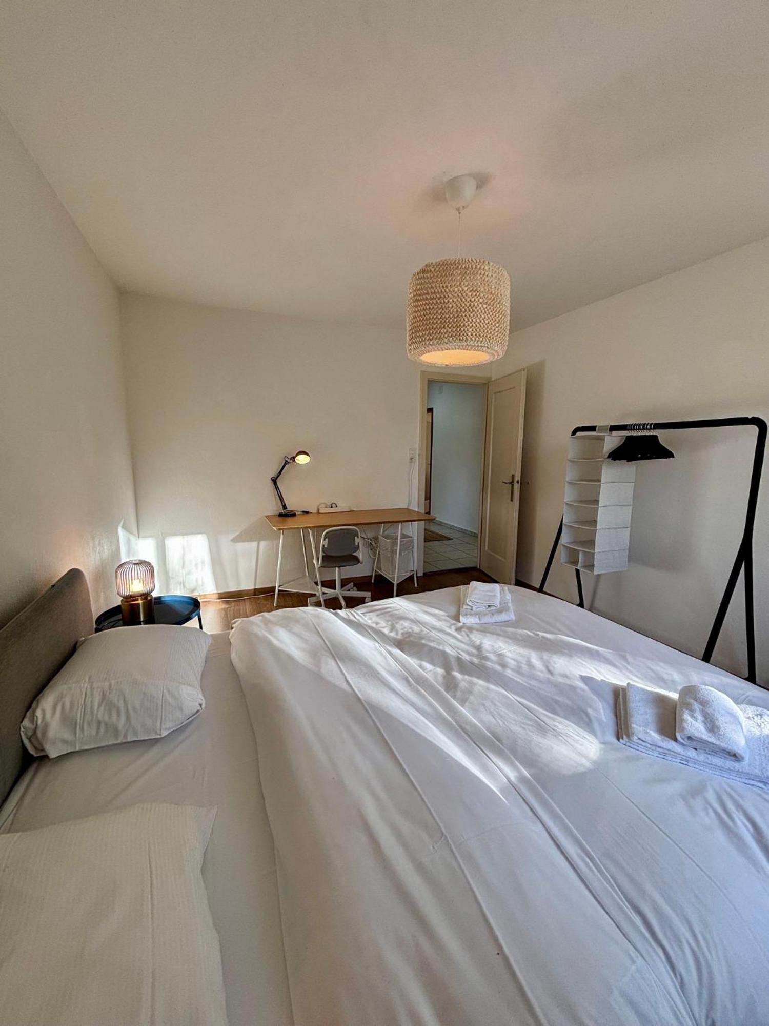 Simple And Warm On Koeschenruetistrasse Zurich