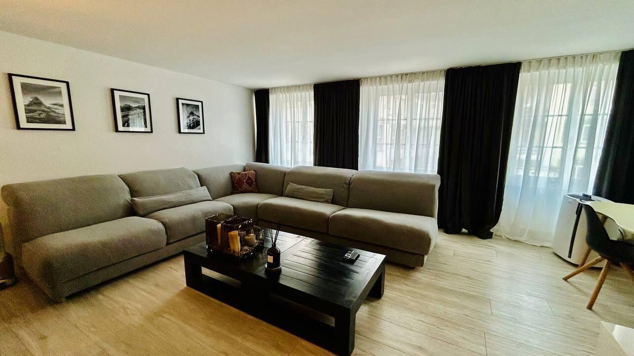 Paradeplatz Apartment By Airhome Apartment