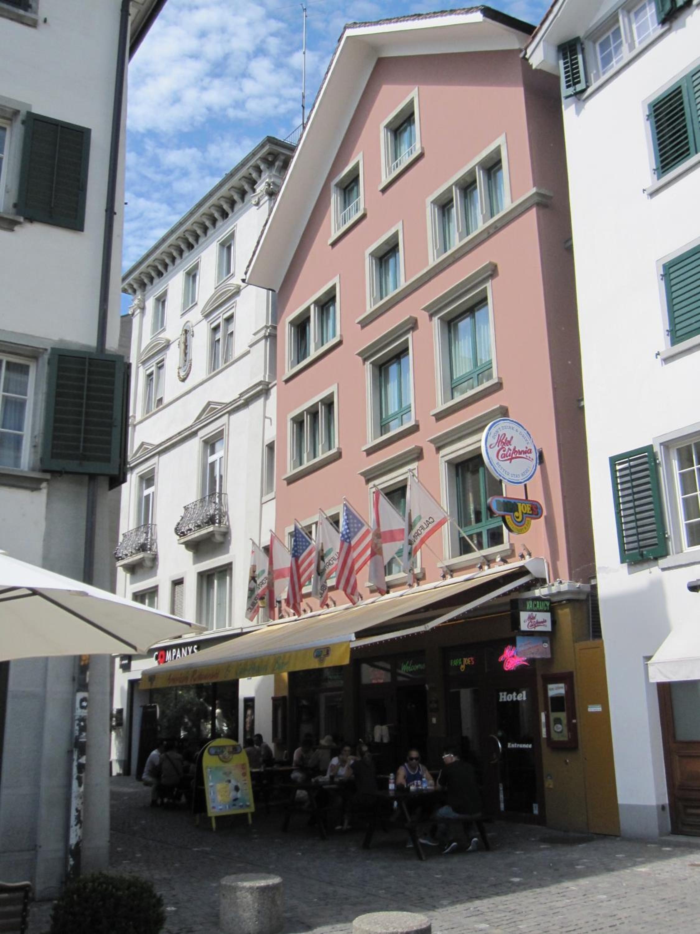 Hotel California 3*
