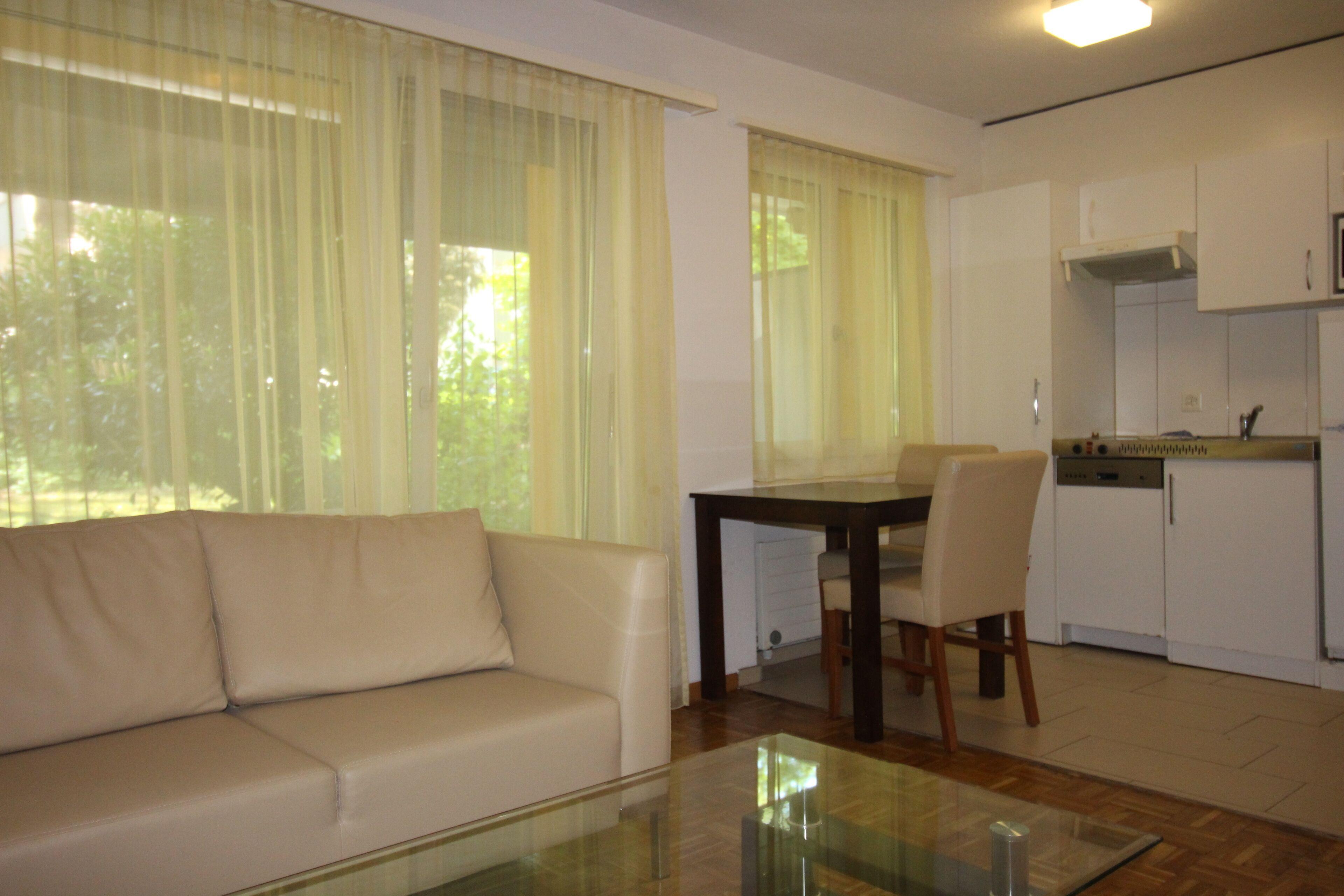 Apartment Swiss Star District 11 - Self Check-in *