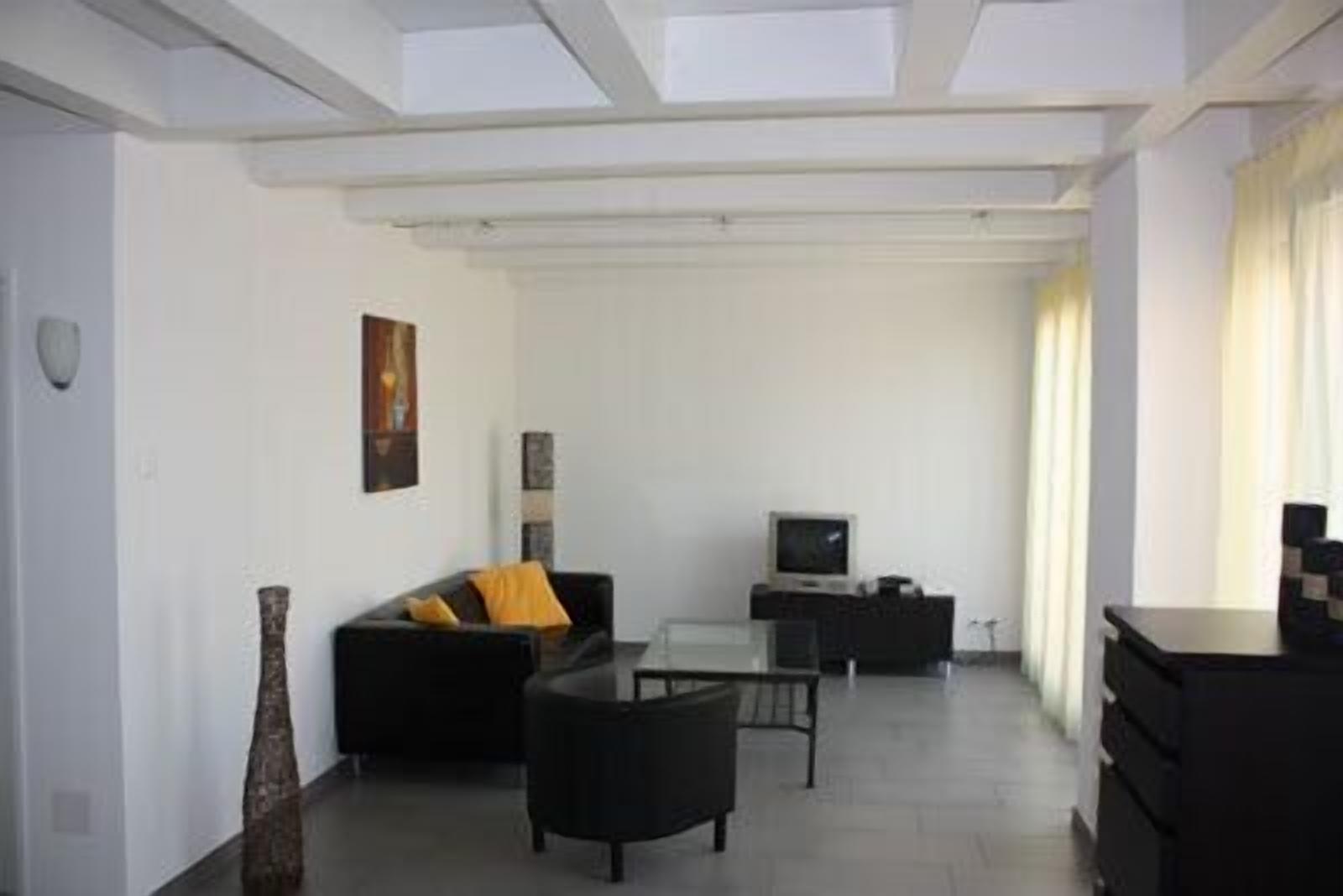 Apartment Swiss Star District 11 - Self Check-in Zurich