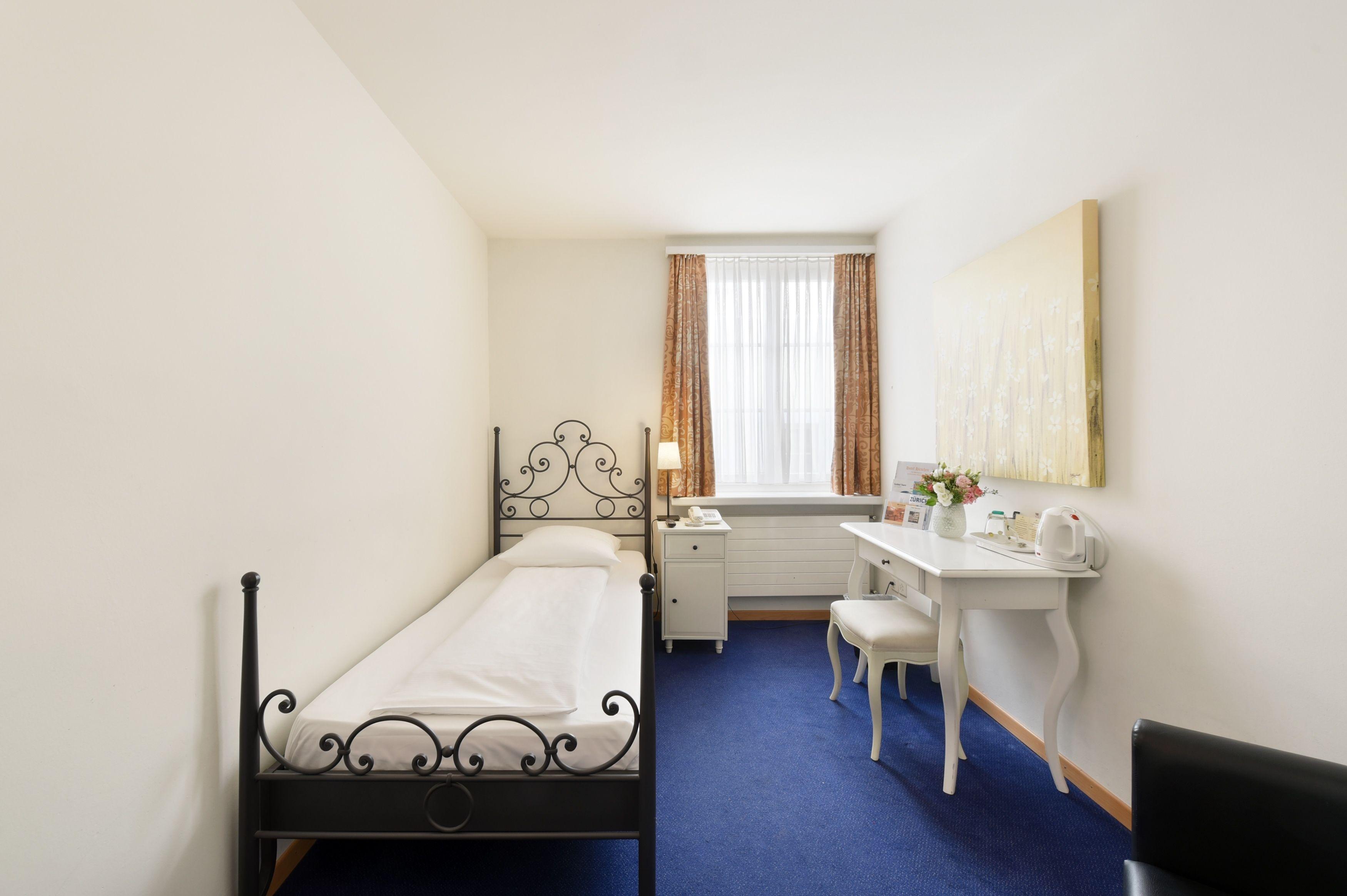 Hirschen Hotel 3*