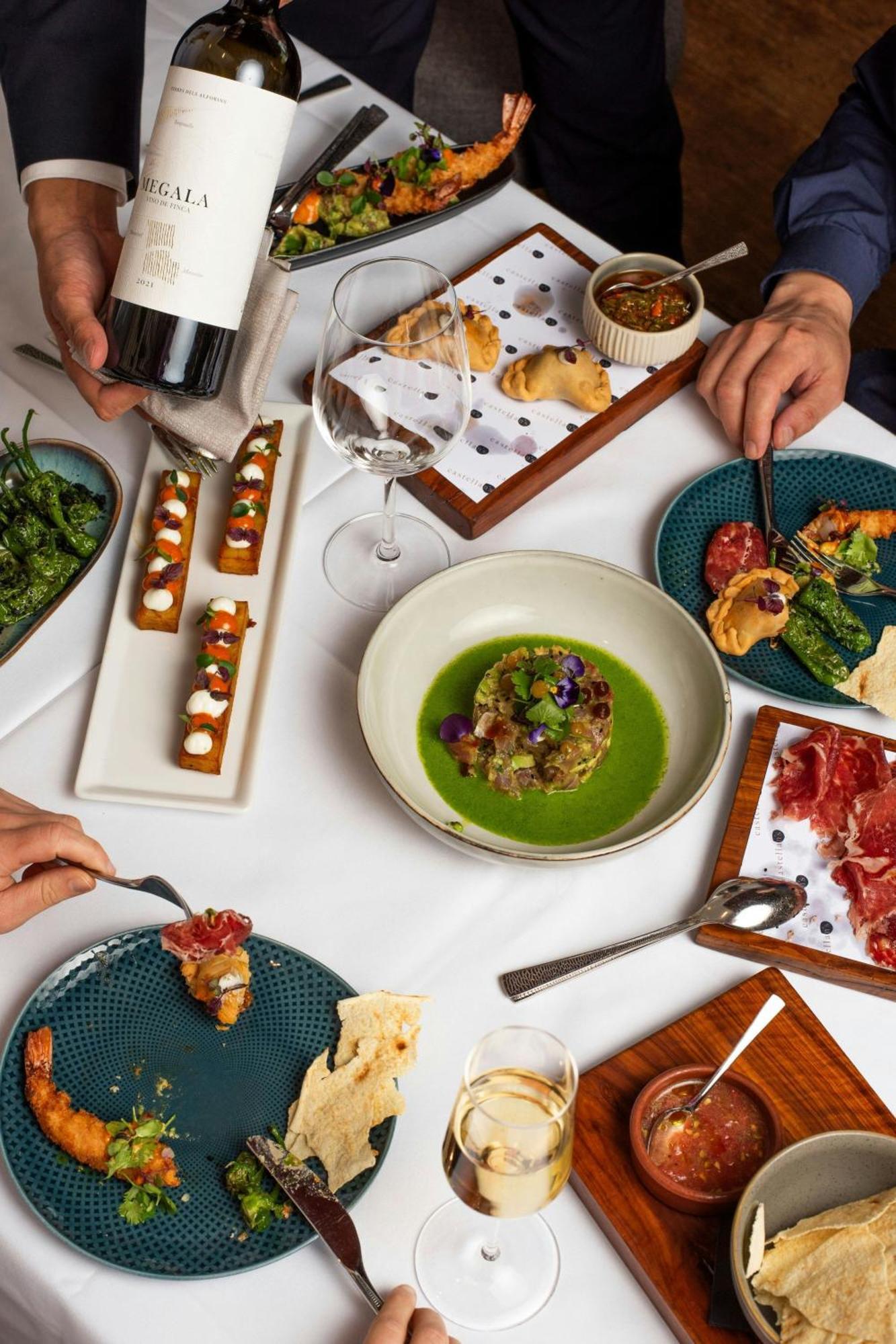 Neues Schloss Privat Zurich, Autograph Collection