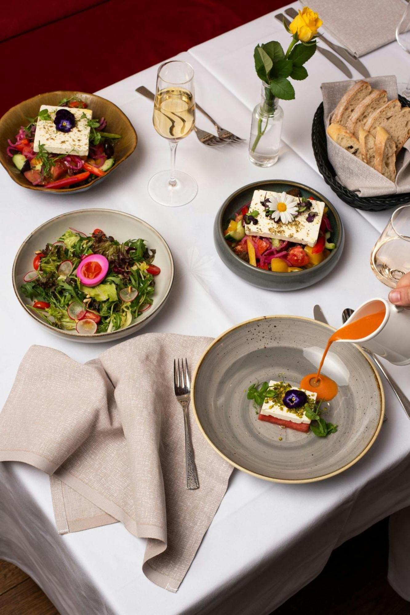 Neues Schloss Privat Zurich, Autograph Collection